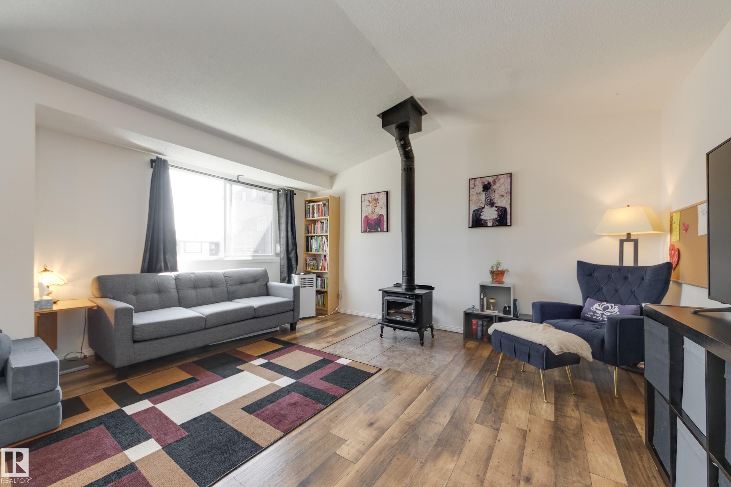 1522 69 Street, E4451627, Alberta,