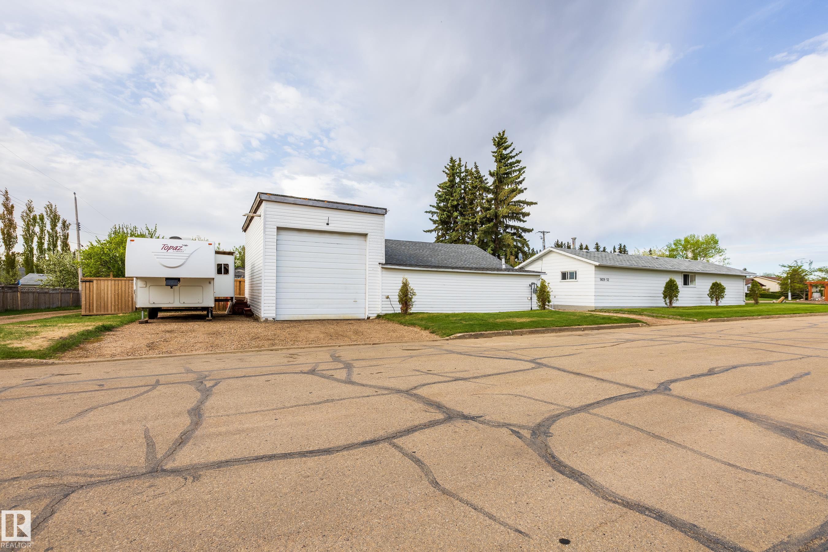 5029 52 Street, E4451673, Alberta,