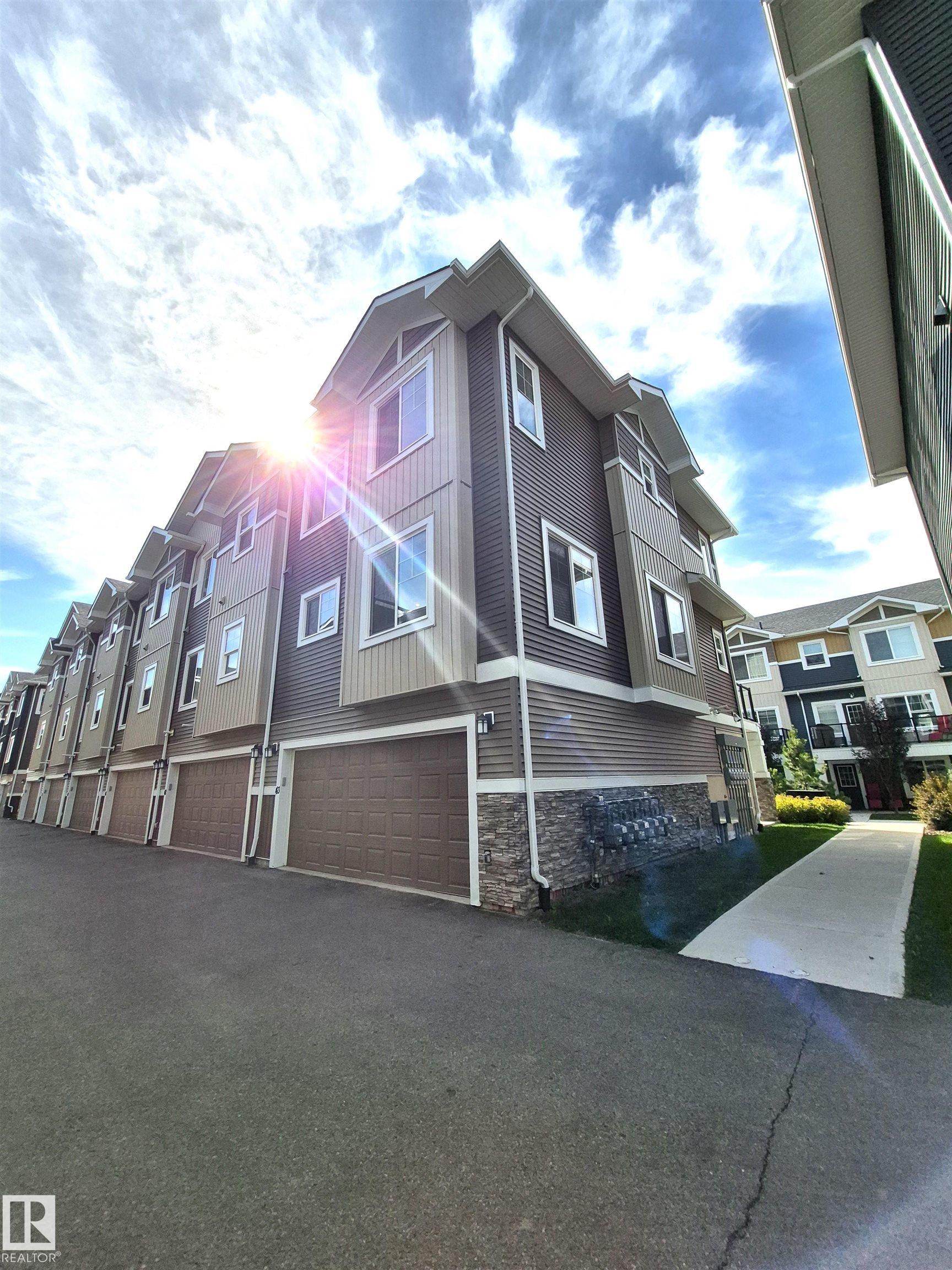 Third View of 43 230 EDGEMONT Road, Edgemont (Edmonton), Edmonton, Alberta, T6M 0Y8