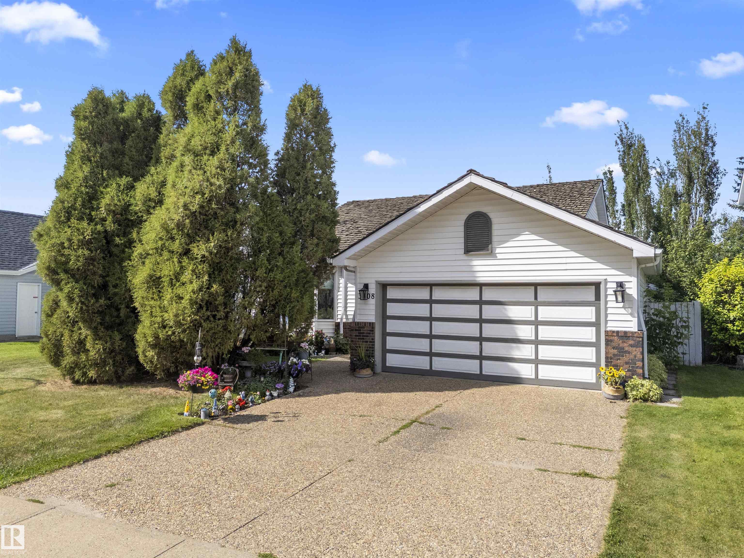 3308 42A Avenue, E4451826, Alberta,