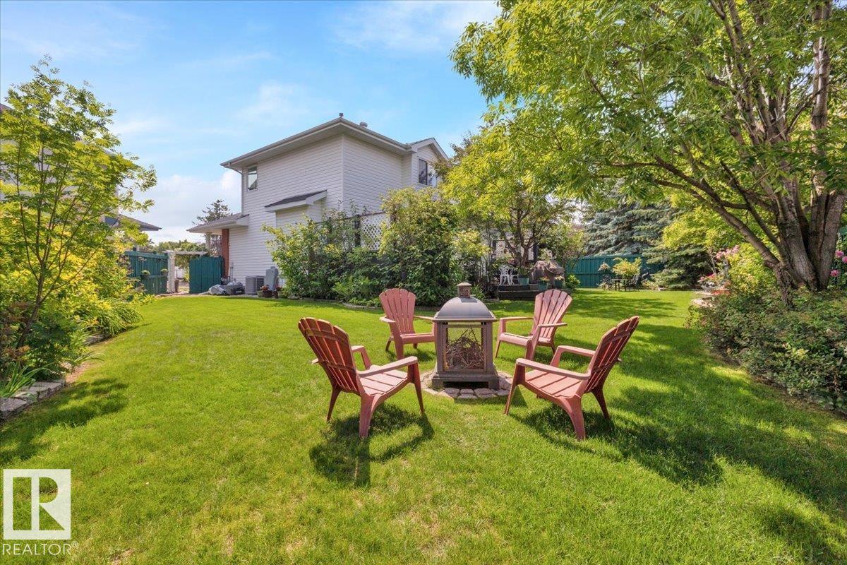 Fifth View of 2008 Haddow Drive NW, Haddow, Edmonton, Alberta, T6R 2P2