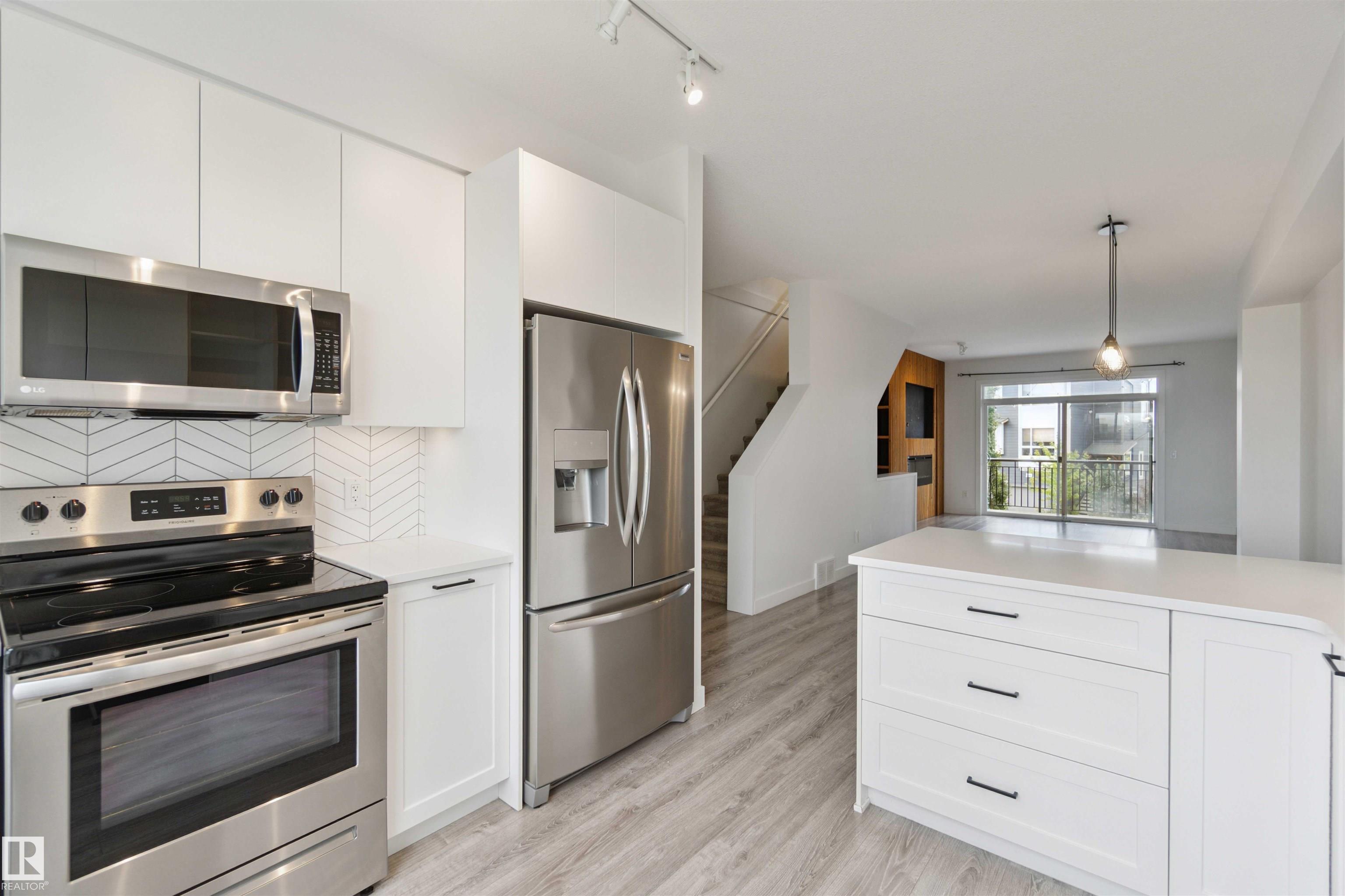 3 100 JENSEN LAKES Boulevard, E4452147, Alberta,