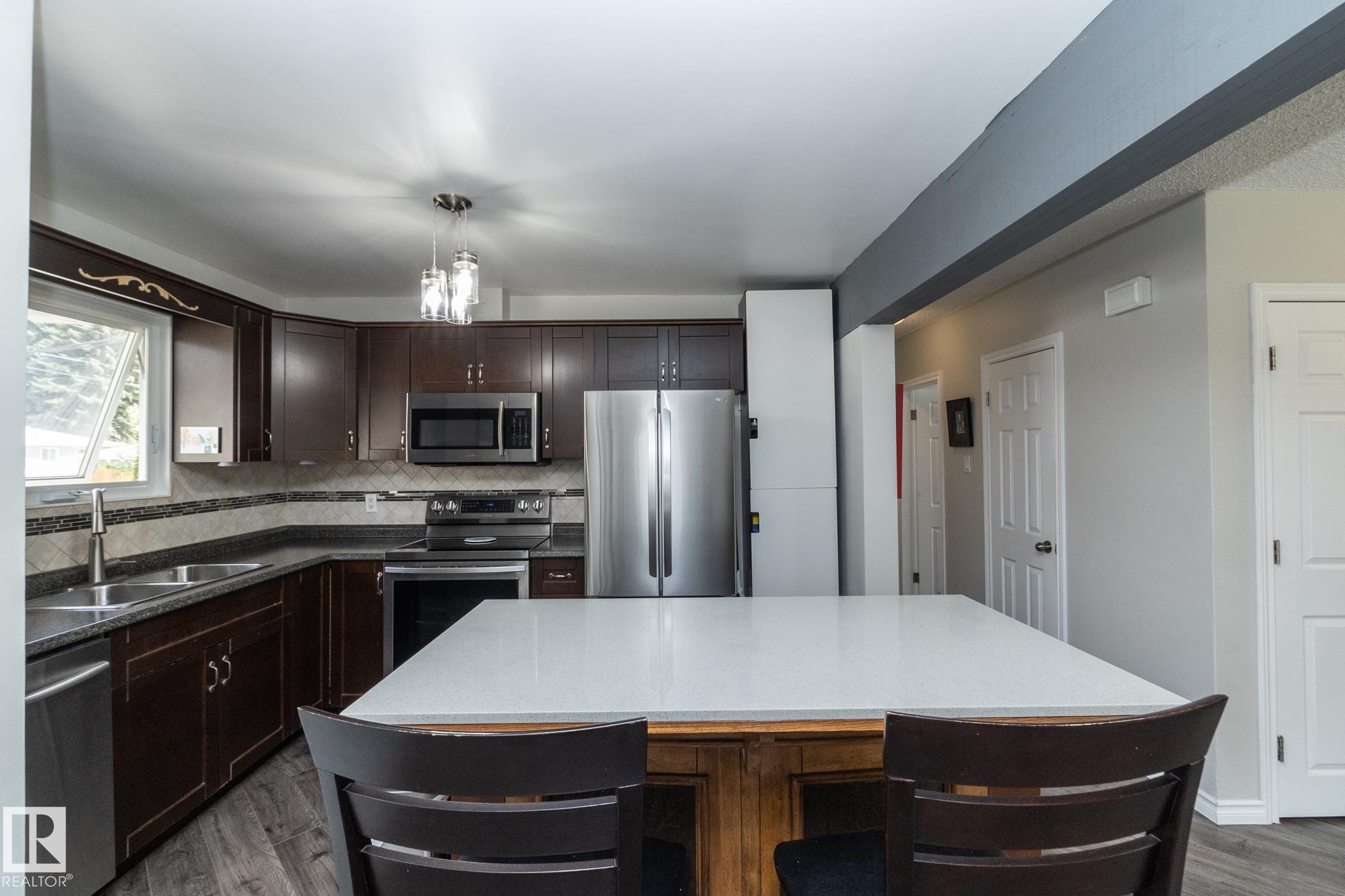Third View of 3418 120 Avenue, Beacon Heights, Edmonton, Alberta, T5W 1K2