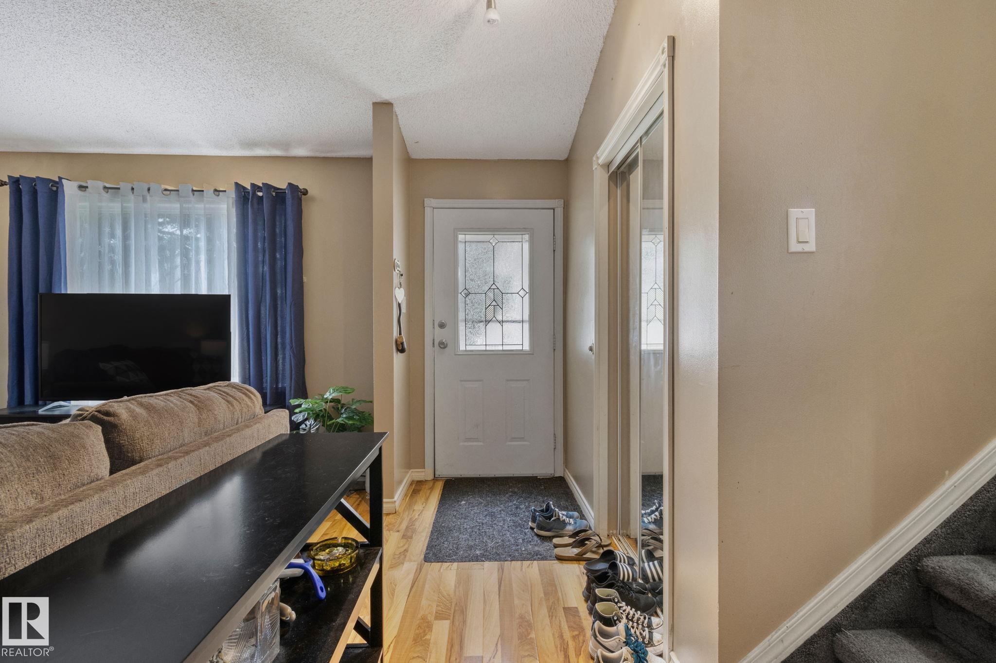 Fourth View of 4424 32A Avenue, Weinlos, Edmonton, Alberta, T6L 4W8