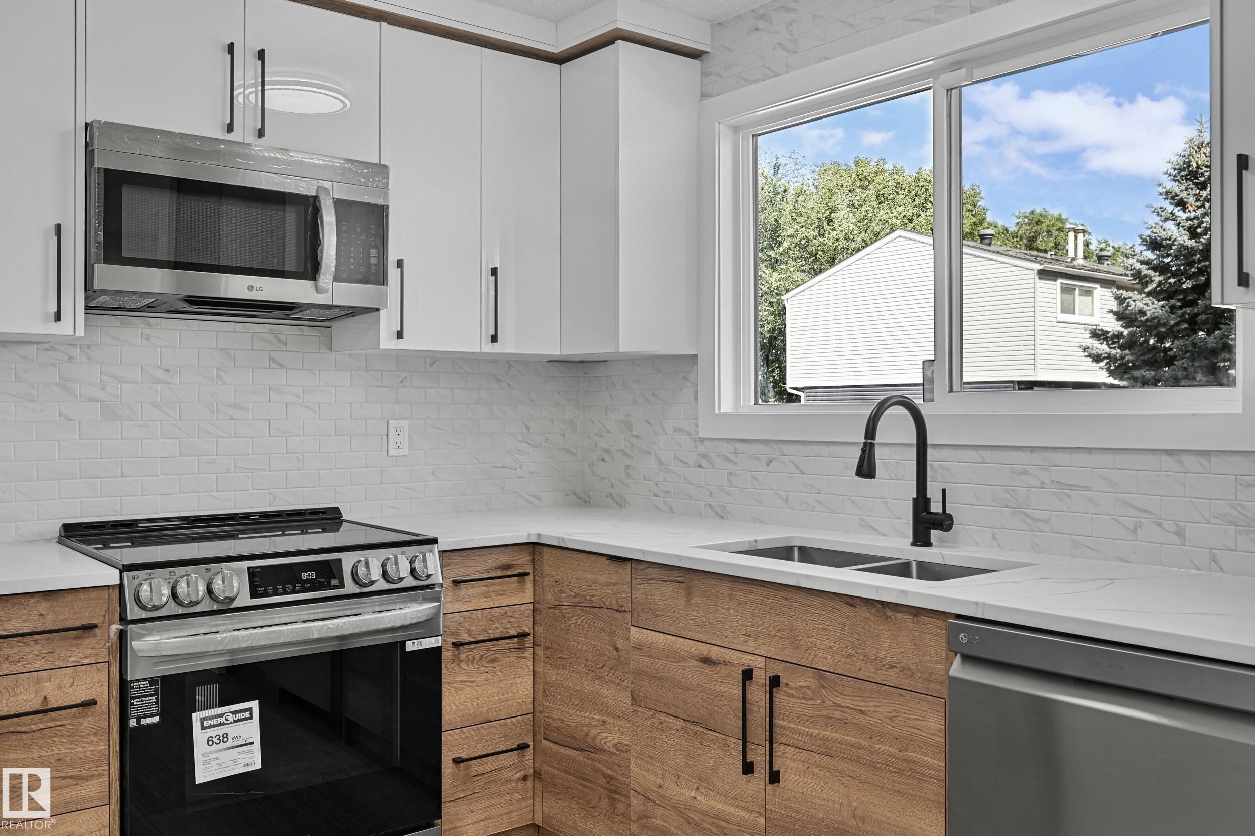 Third View of 416 HERMITAGE Road, Homesteader, Edmonton, Alberta, T5A 3K9