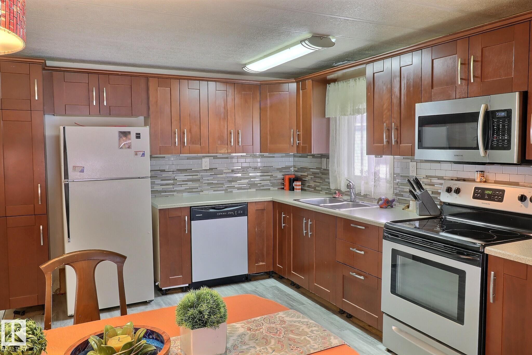 Third View of 207 EVERGREEN Park, Evergreen (Edmonton), Edmonton, Alberta, T5Y 4M2