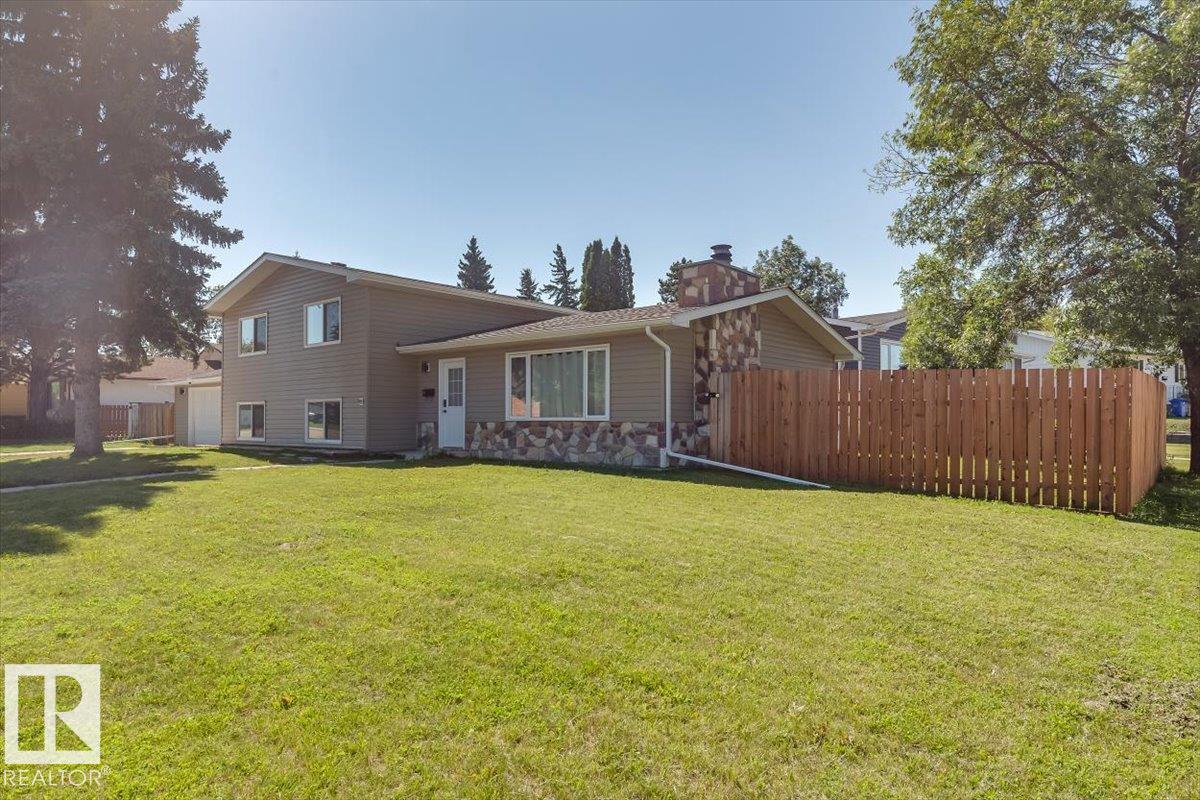 Second View of 104 OAK Drive, South Centennial, Wetaskiwin, Alberta, T9A 2E7