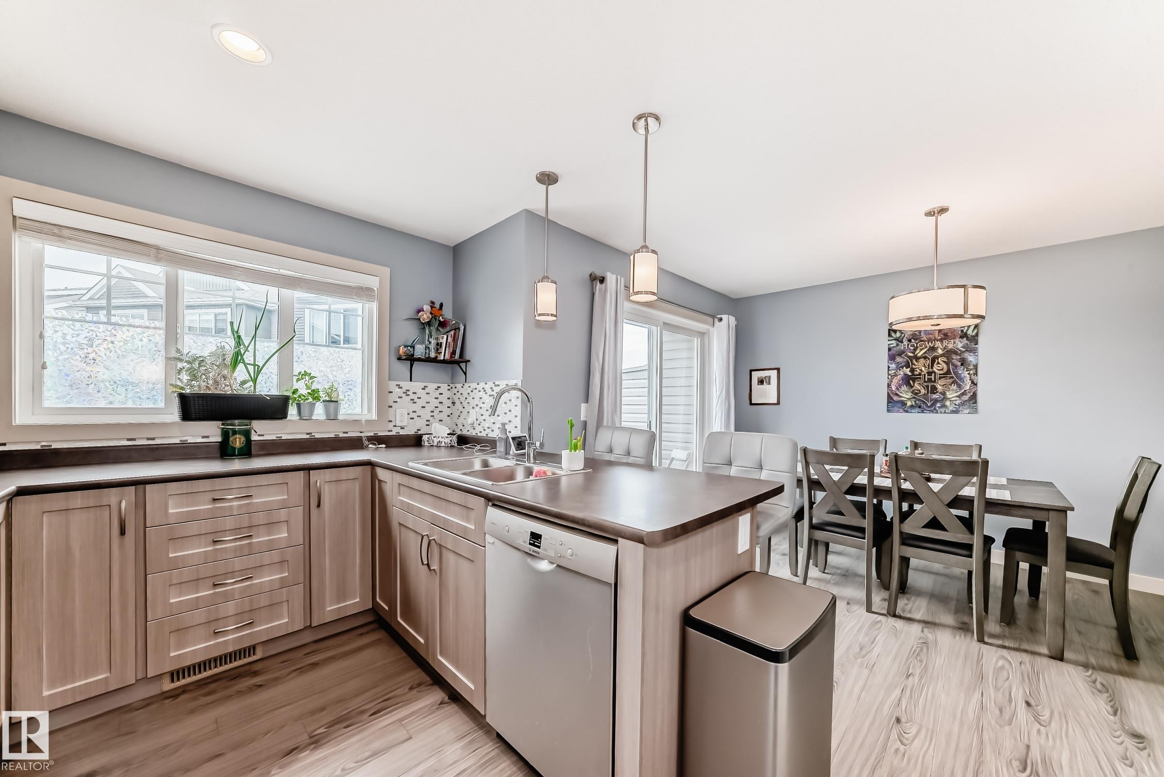 Fifth View of 5 1391 STARLING Drive, Starling, Edmonton, Alberta, T5S 0L3