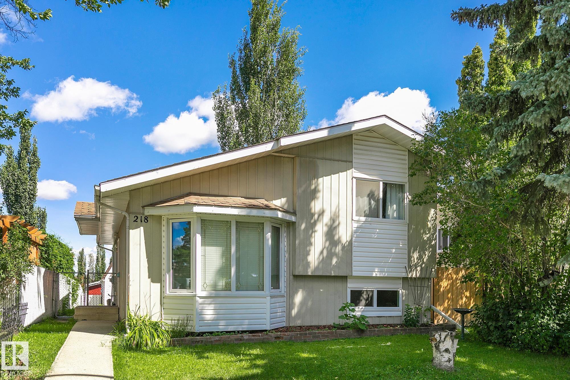 218 GREENWOOD Drive, E4452623, Alberta,