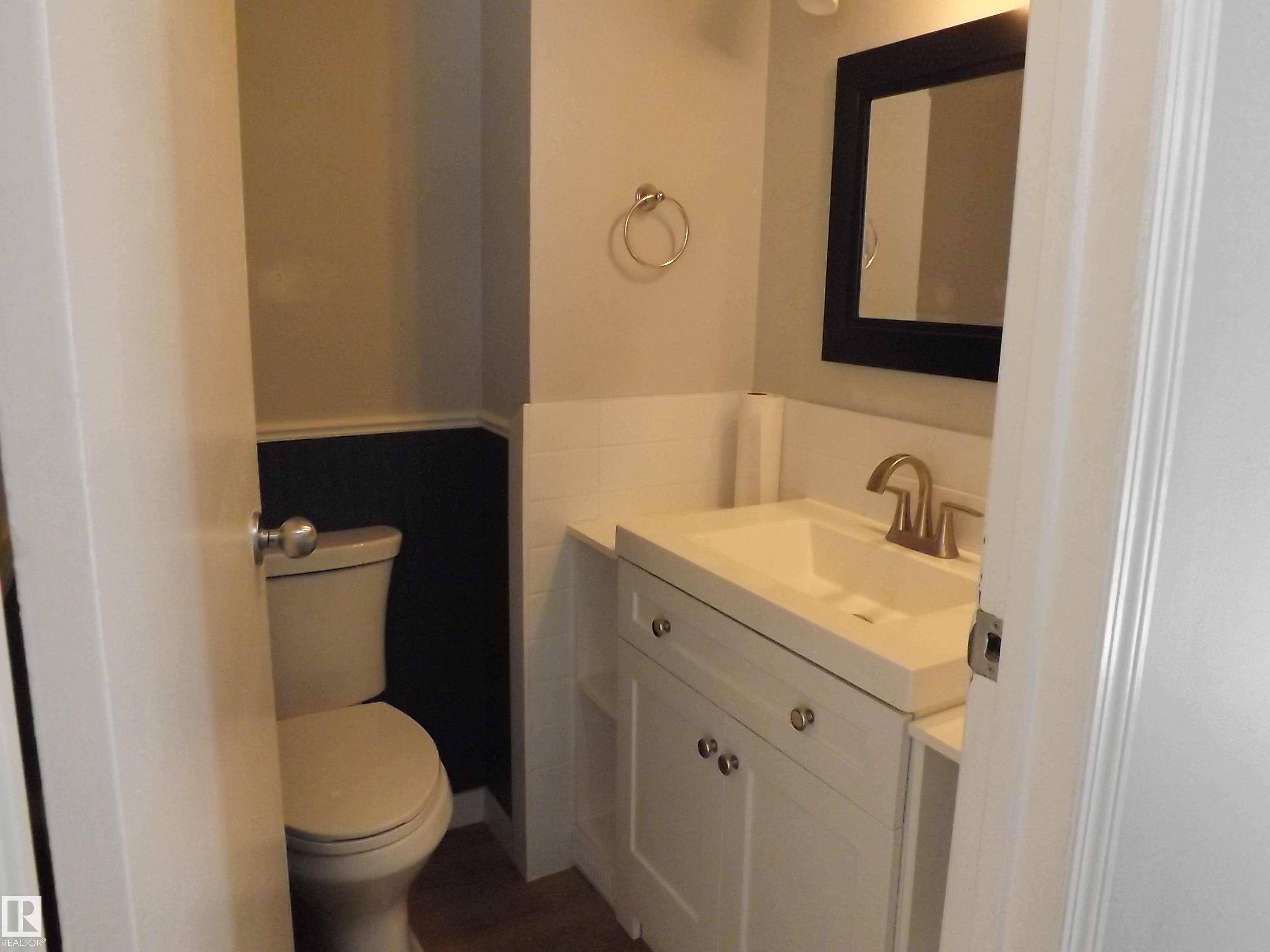 Third View of 244 Callingwood Place NW, Callingwood South, Edmonton, Alberta, T5T 2C6