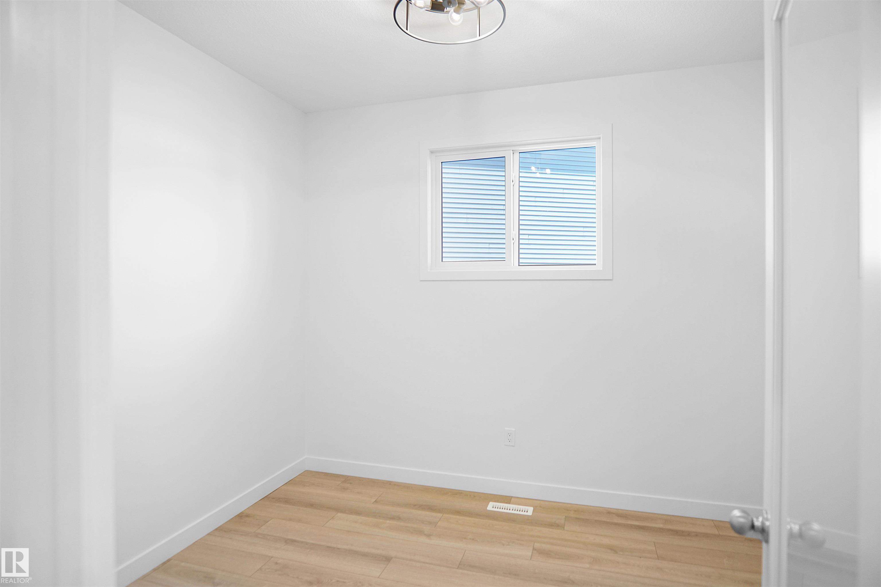 Second View of 1503 26 Street, Laurel, Edmonton, Alberta, T6T 2R6