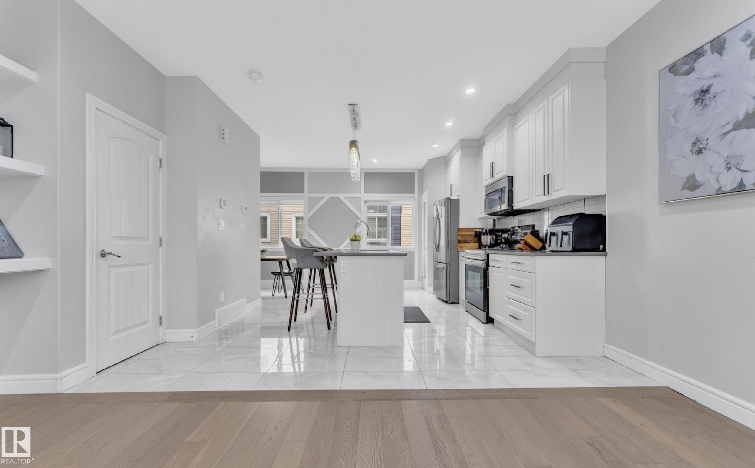 Fifth View of 21 2803 14 Avenue, Laurel, Edmonton, Alberta, T6T 2K4