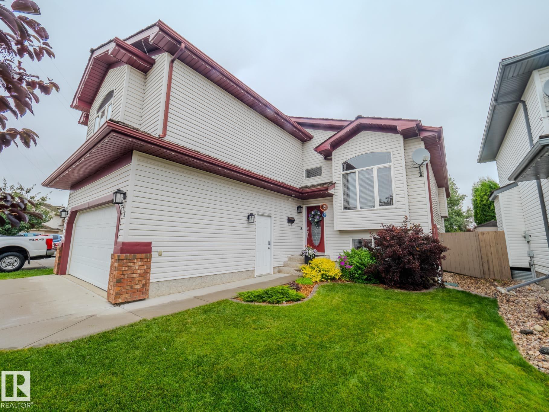 212 NEWCASTLE Crescent, E4453170, Alberta,