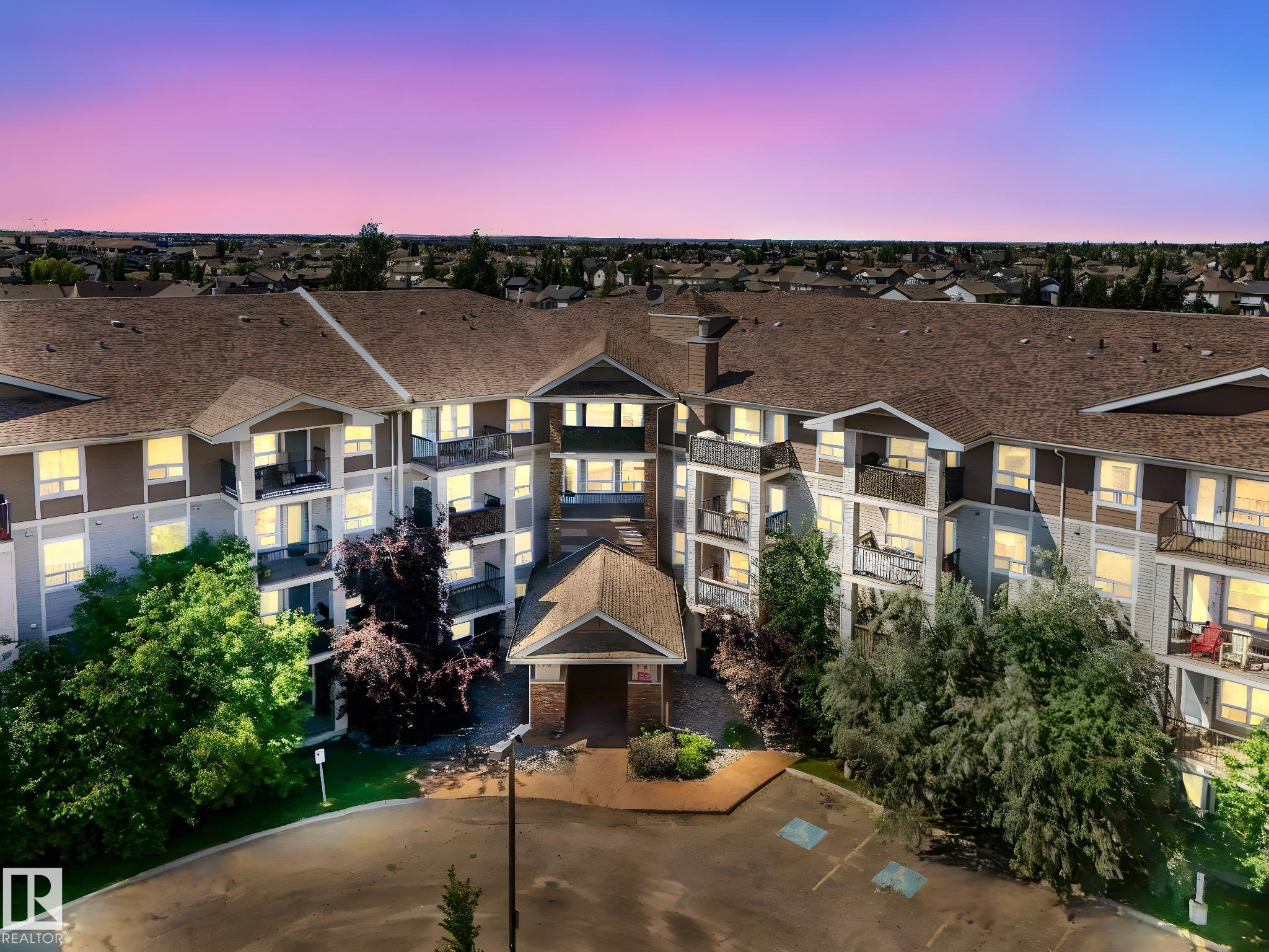 7330 7327 SOUTH TERWILLEGAR Drive, E4453227, Alberta,