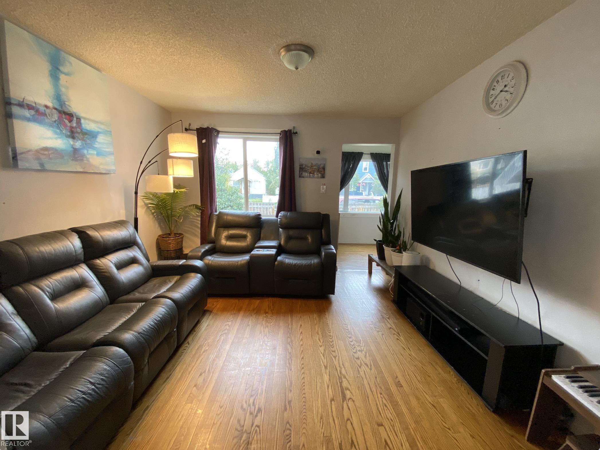 Fourth View of 11447 95 Street, Alberta Avenue, Edmonton, Alberta, T5G 1L3