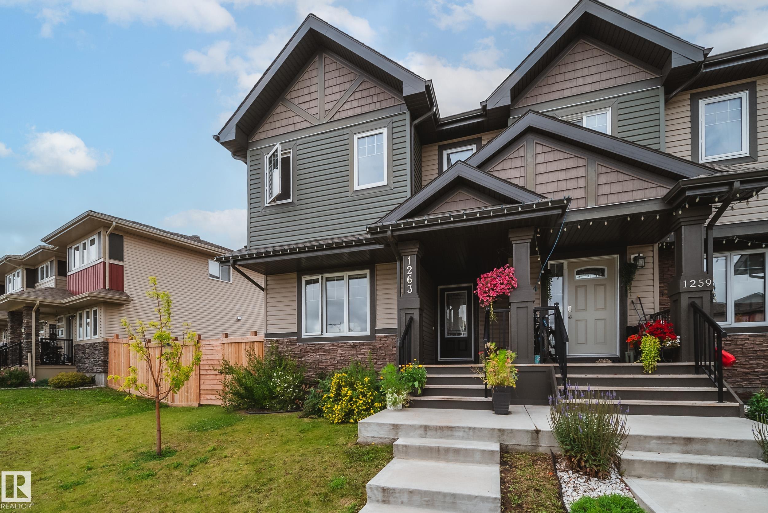 1263 SANDSTONE Boulevard, E4453431, Alberta,