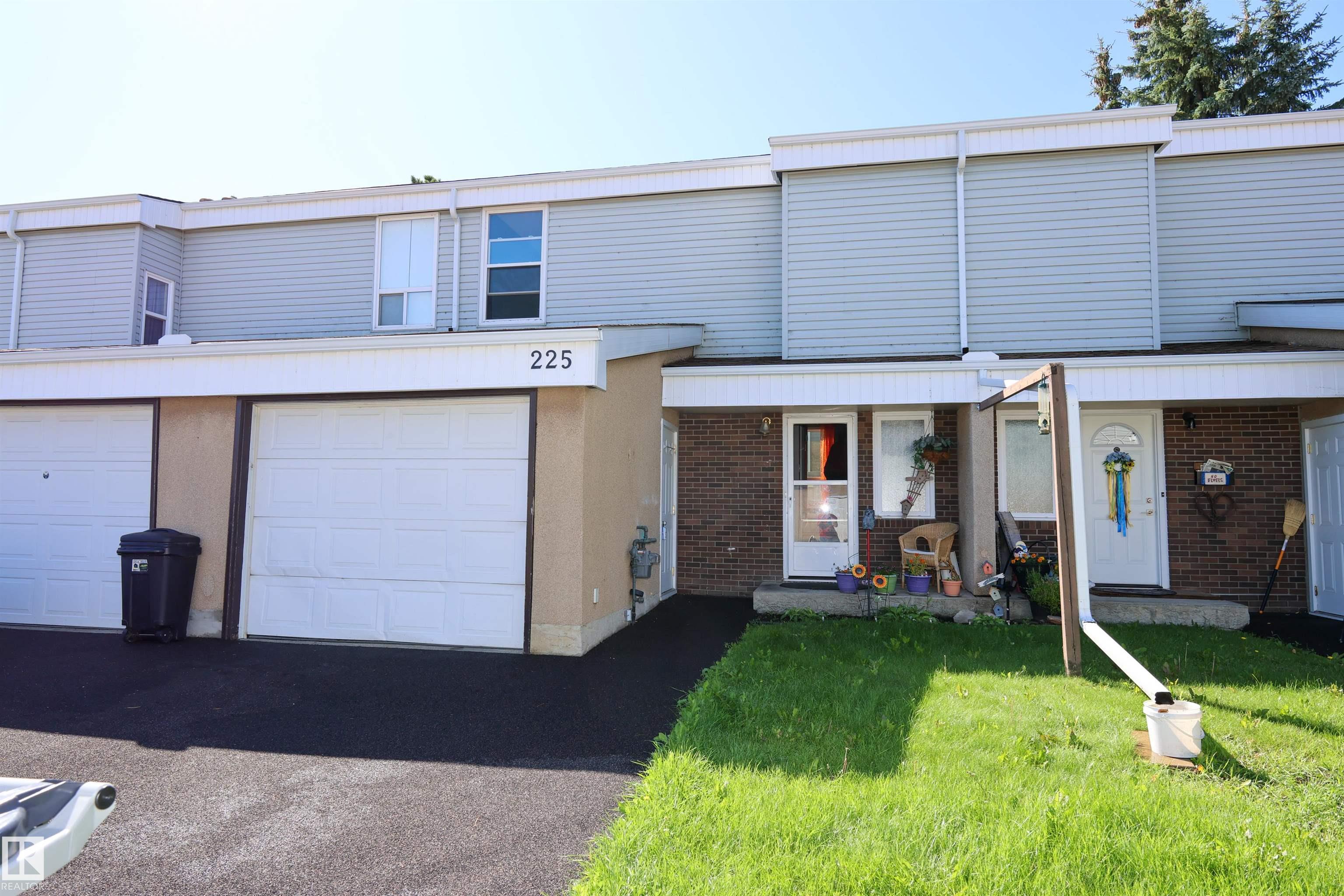 225 GRANDIN Village, E4453456, Alberta,