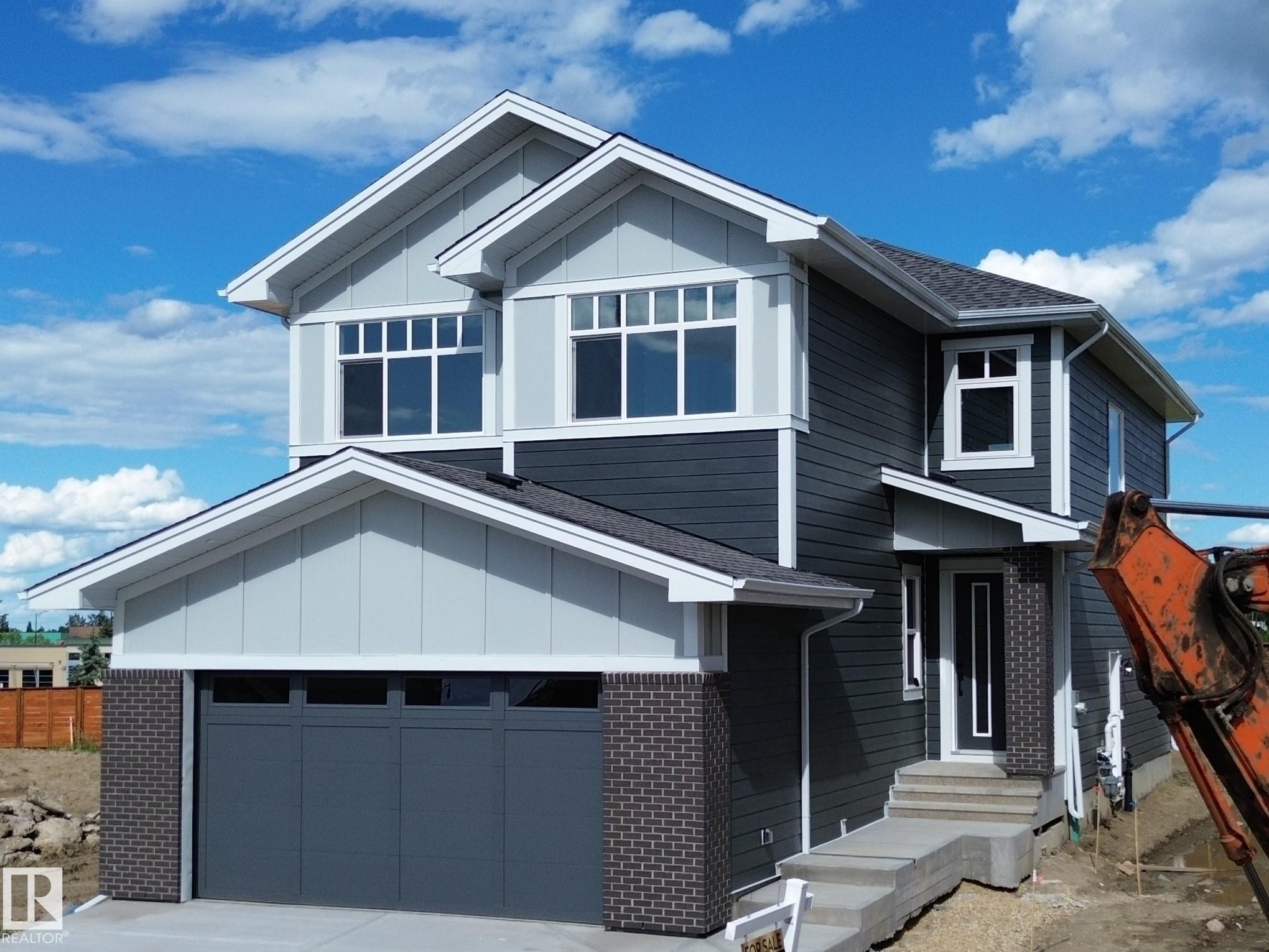 17 BIRKSHIRE Crescent, E4453653, Alberta,