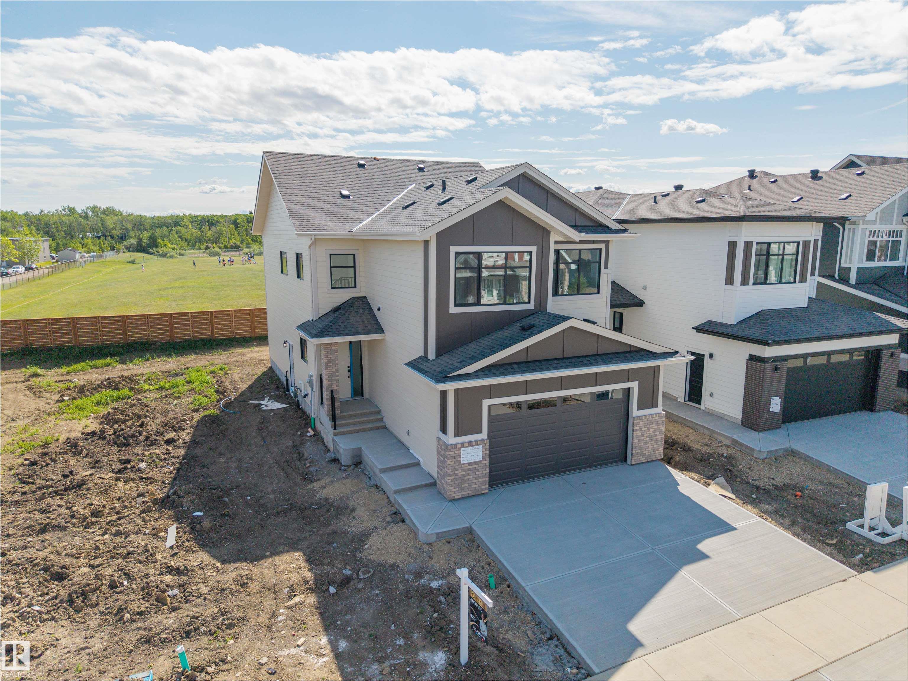 25 BIRKSHIRE Crescent, E4453654, Alberta,