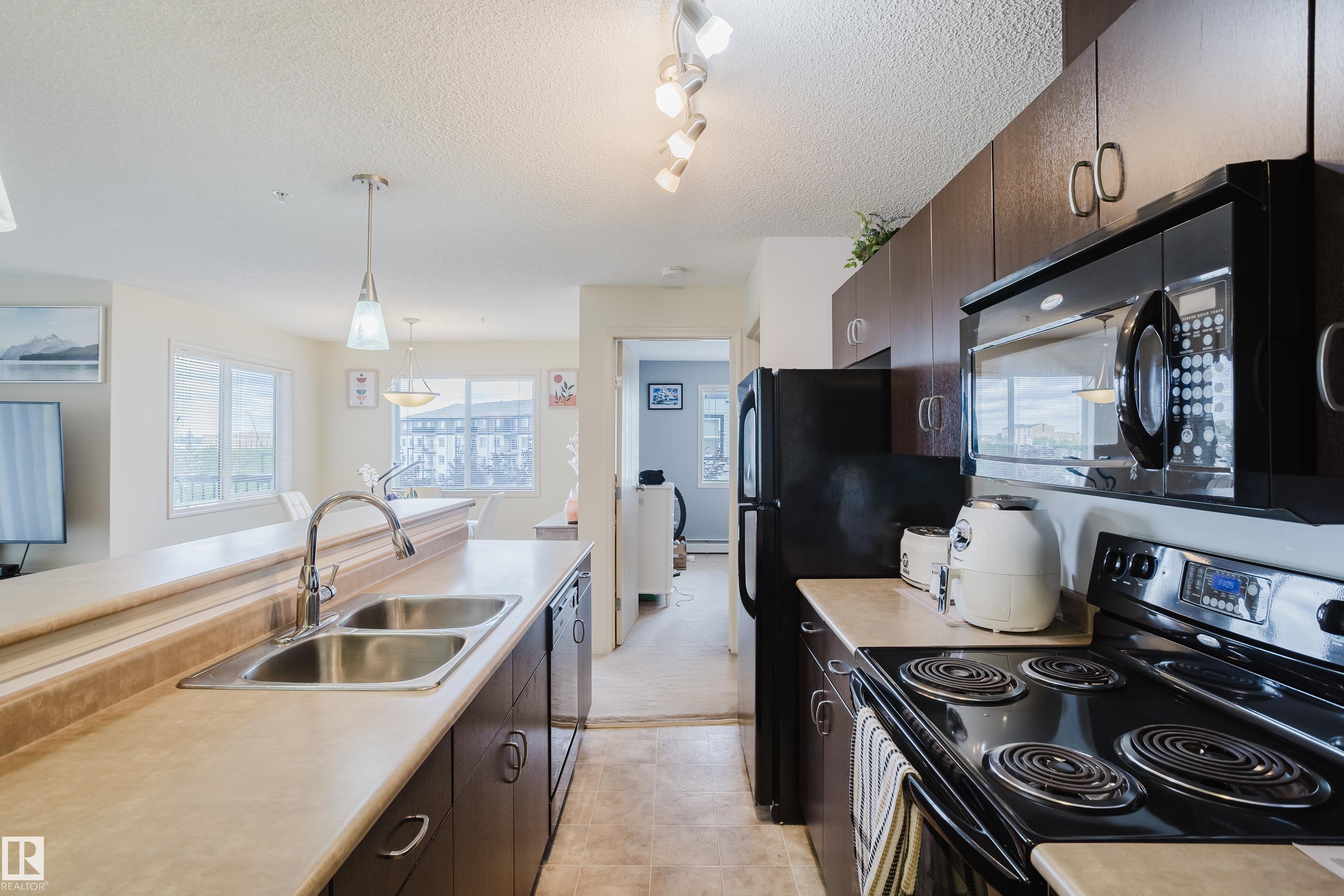302 1188 HYNDMAN Road, E4453678, Alberta,