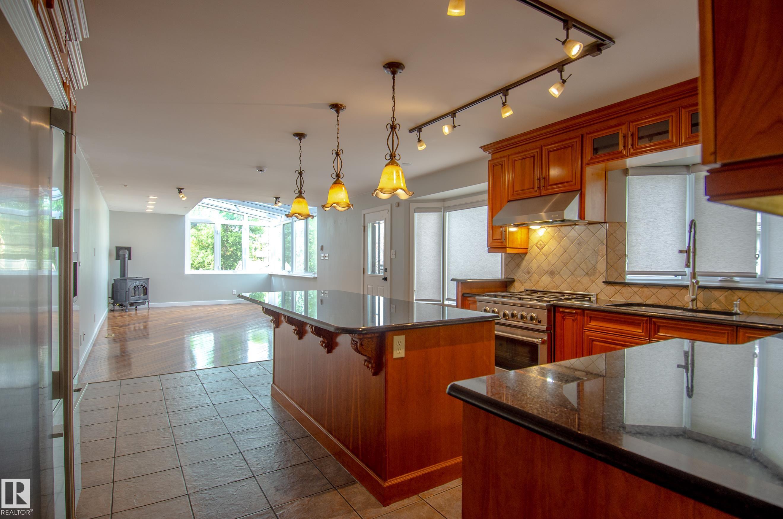 Fifth View of 843 WANYANDI Road, Oleskiw, Edmonton, Alberta, T5T 2X3