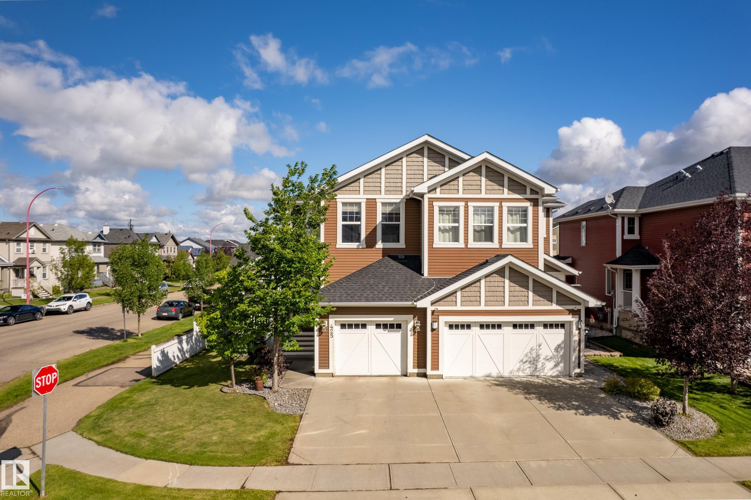 425 SIMMONDS Way, E4454178, Alberta,
