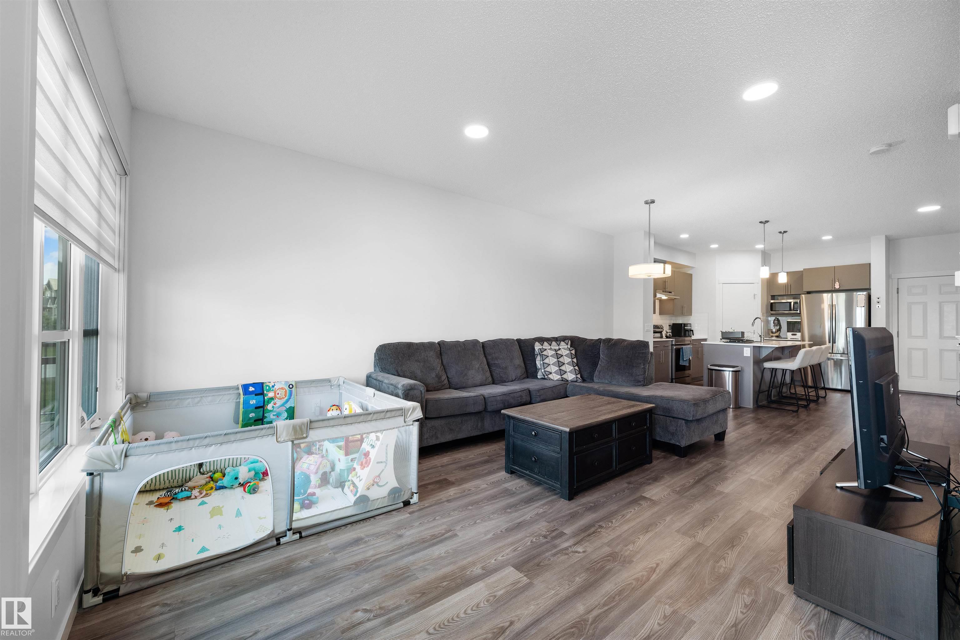 Fifth View of 11959 35 Avenue SW, Desrochers Area, Edmonton, Alberta, T6W 4V3