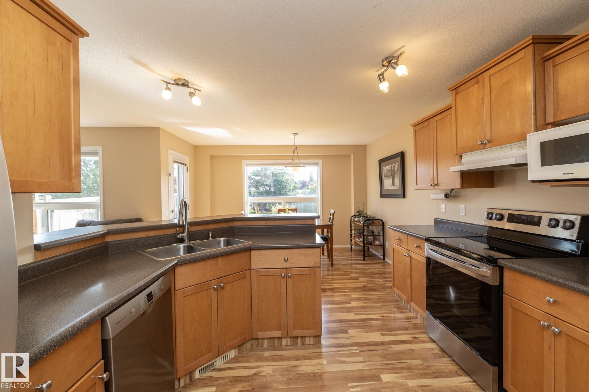 Fifth View of 301 BIRCHWOOD Drive, Devon, Devon, Alberta, T9G 2H9