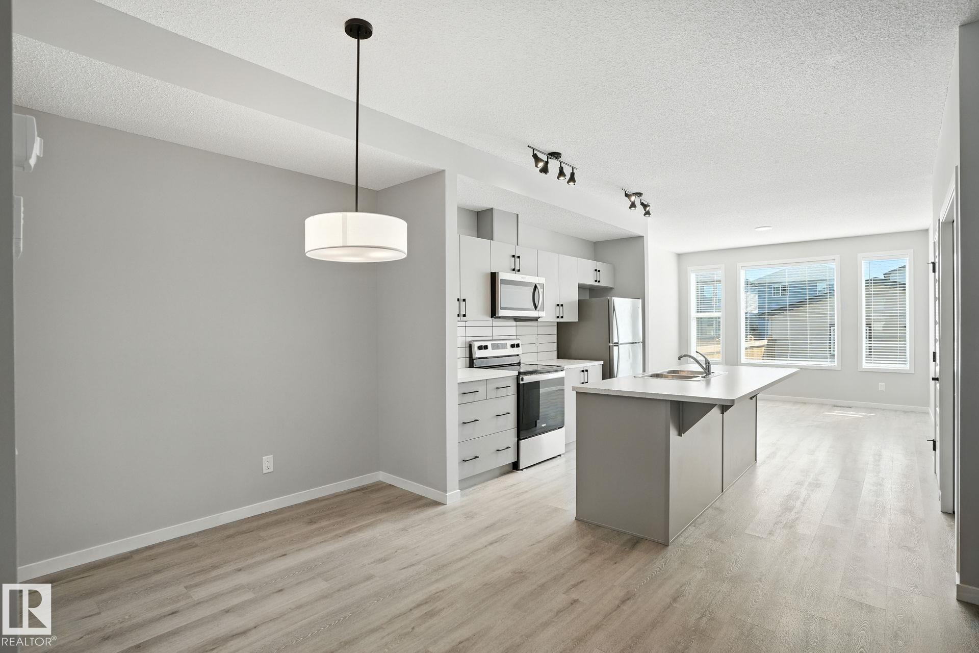 Fifth View of 1931 160 Street, Glenridding Ravine, Edmonton, Alberta, T6W 4X6