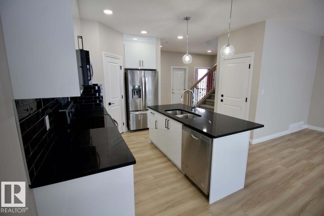 Fifth View of UPPER 8835 CARSON Way, Chappelle Area, Edmonton, Alberta, T6W 5B8