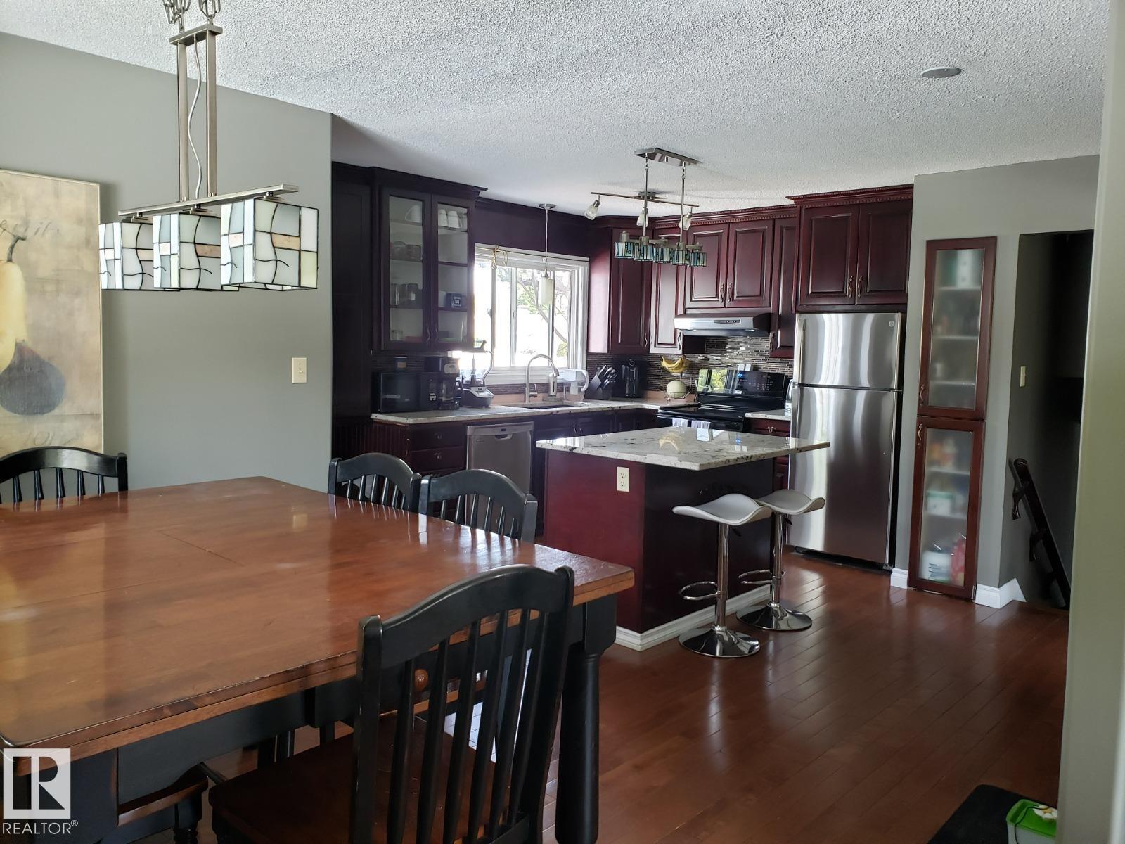 Fourth View of 16 LAROSE Drive, Lacombe Park, St. Albert, Alberta, T8N 1S6
