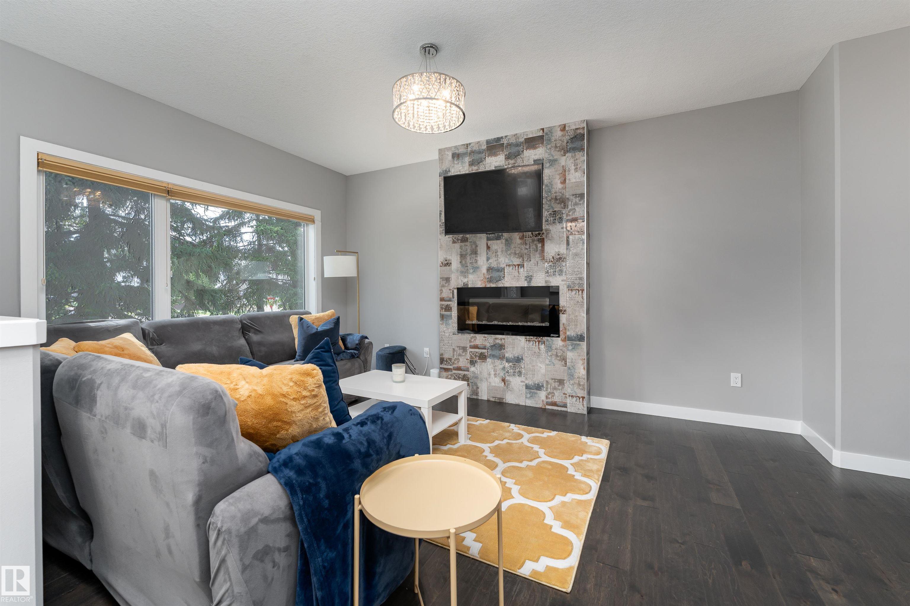 Fourth View of 8954 81 Avenue, King Edward Park, Edmonton, Alberta, T6C 0W8