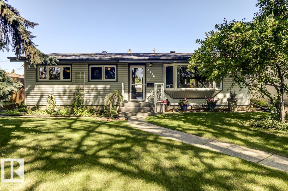 Third View of 6716 101A Avenue, Terrace Heights (Edmonton), Edmonton, Alberta, T6A 0M2
