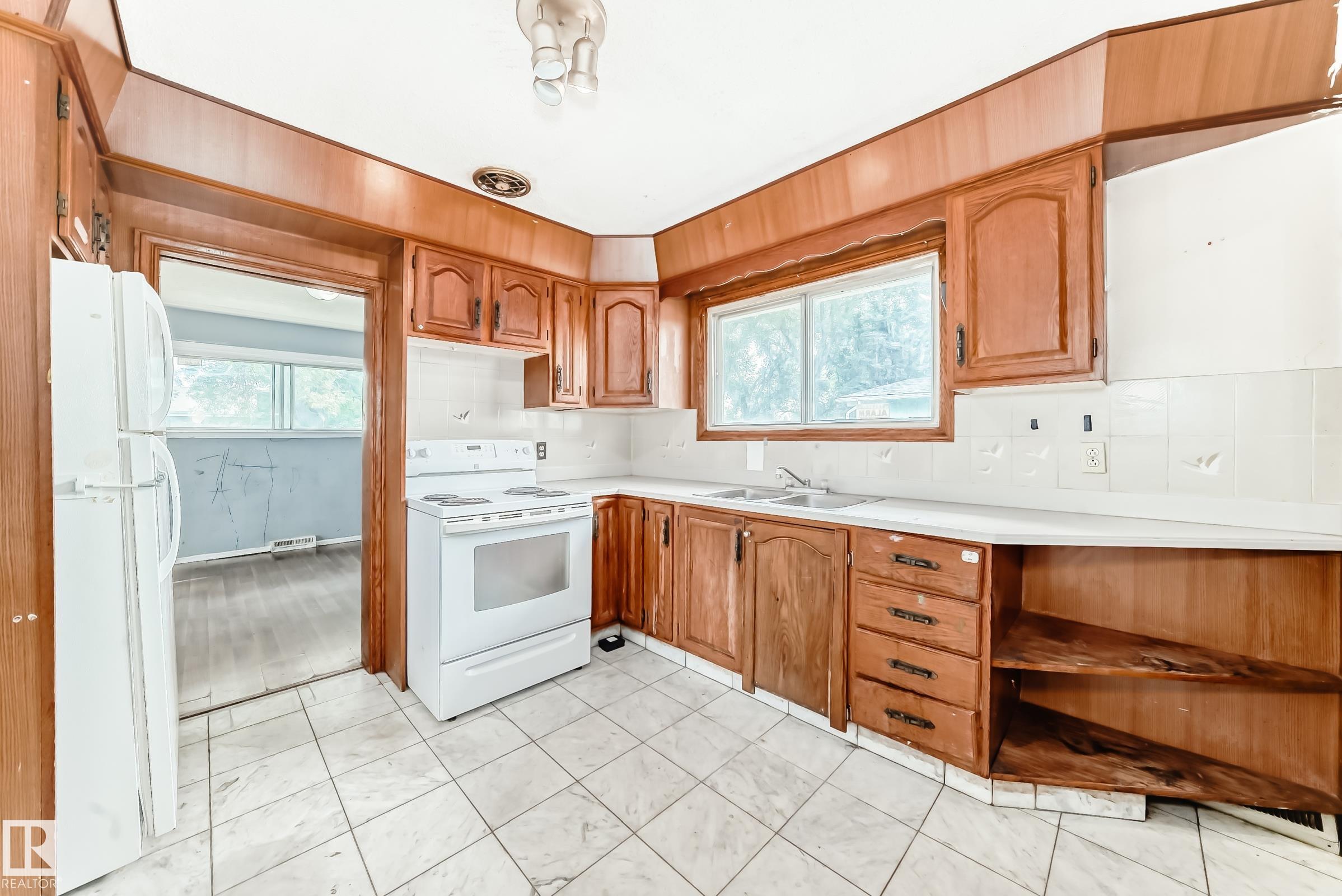 Fifth View of 8303 124 Avenue, Eastwood, Edmonton, Alberta, T5B 1C3
