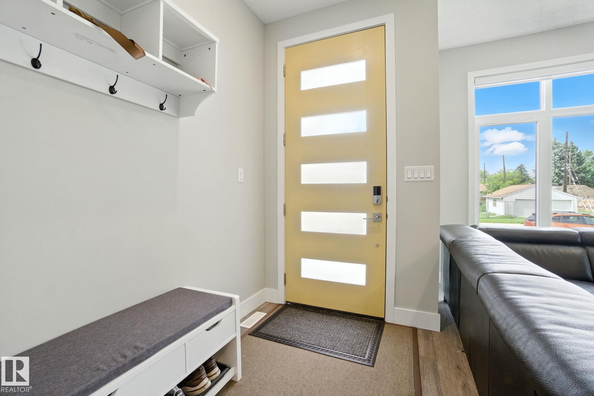 Fourth View of 9207 152 Street, Sherwood, Edmonton, Alberta, T5R 1M2