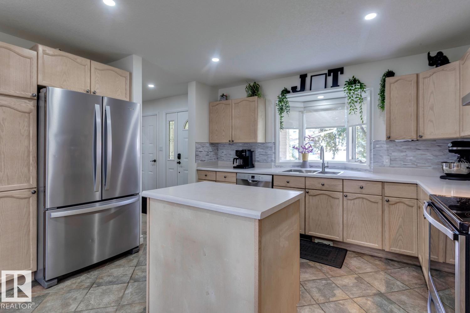 Fifth View of 9825 183 Street NW, La Perle, Edmonton, Alberta, T5T 4J1