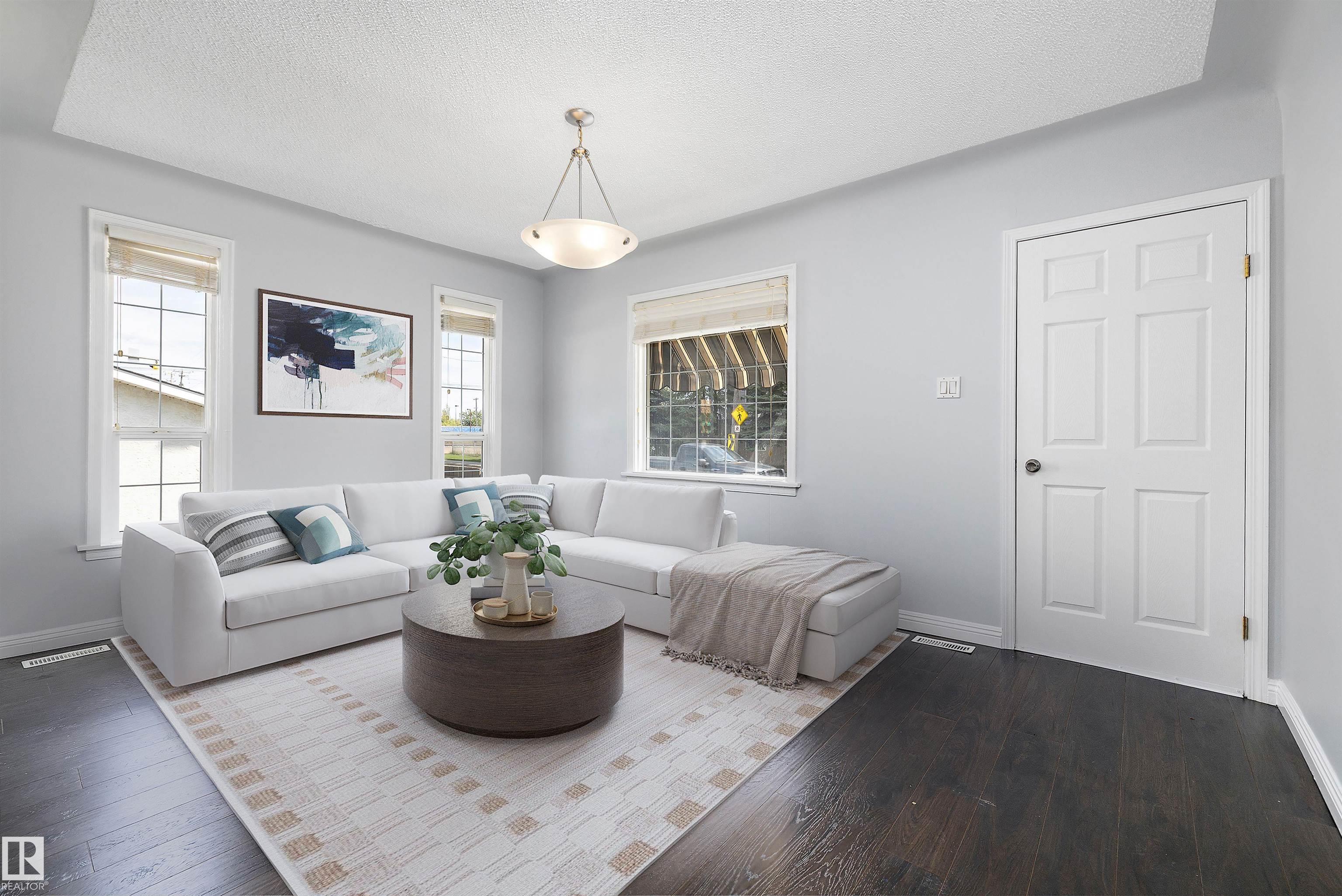 Second View of 8020 115 Avenue, Parkdale (Edmonton), Edmonton, Alberta, T5B 0L1