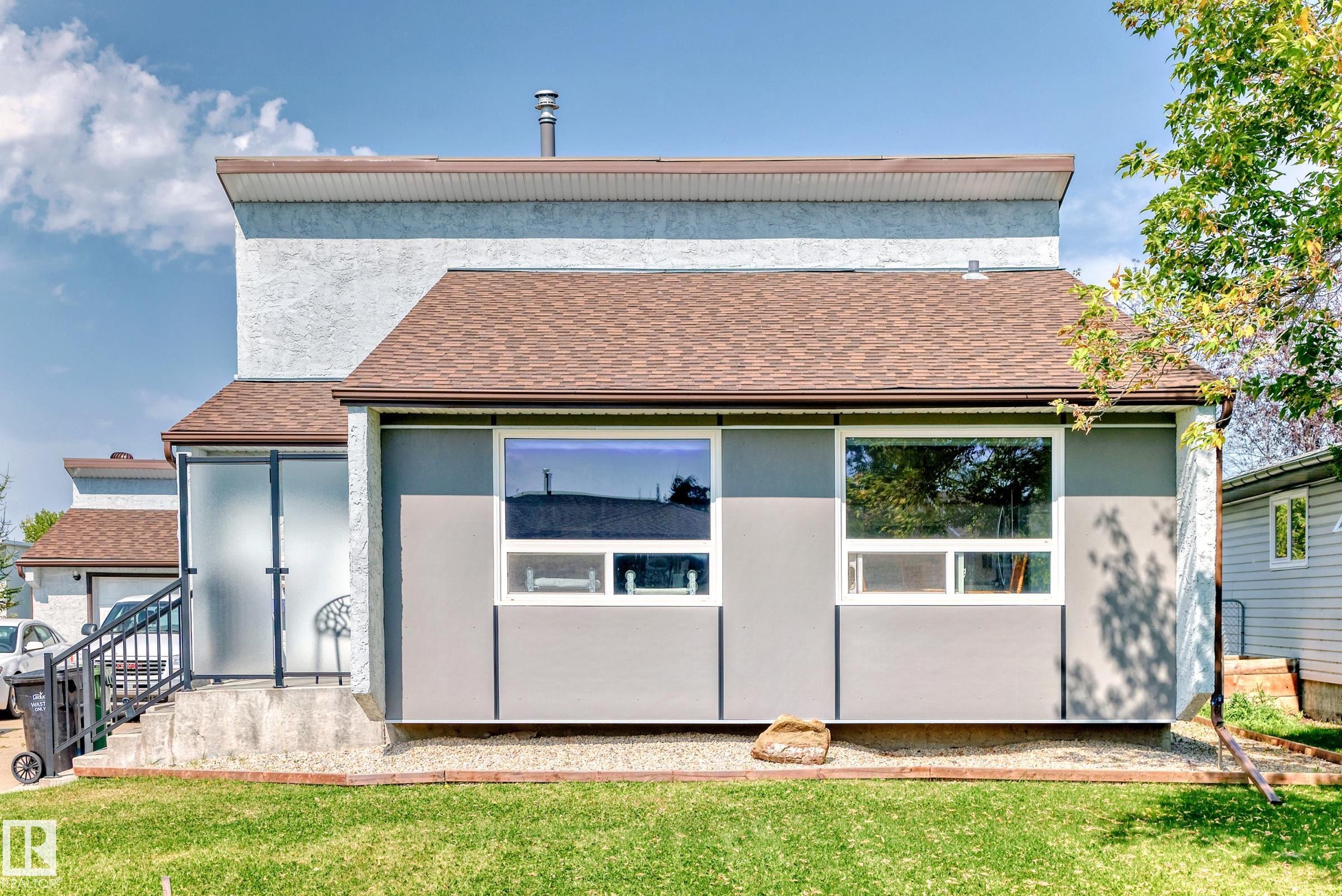 26 CALEDONIA Drive, E4455765, Alberta,