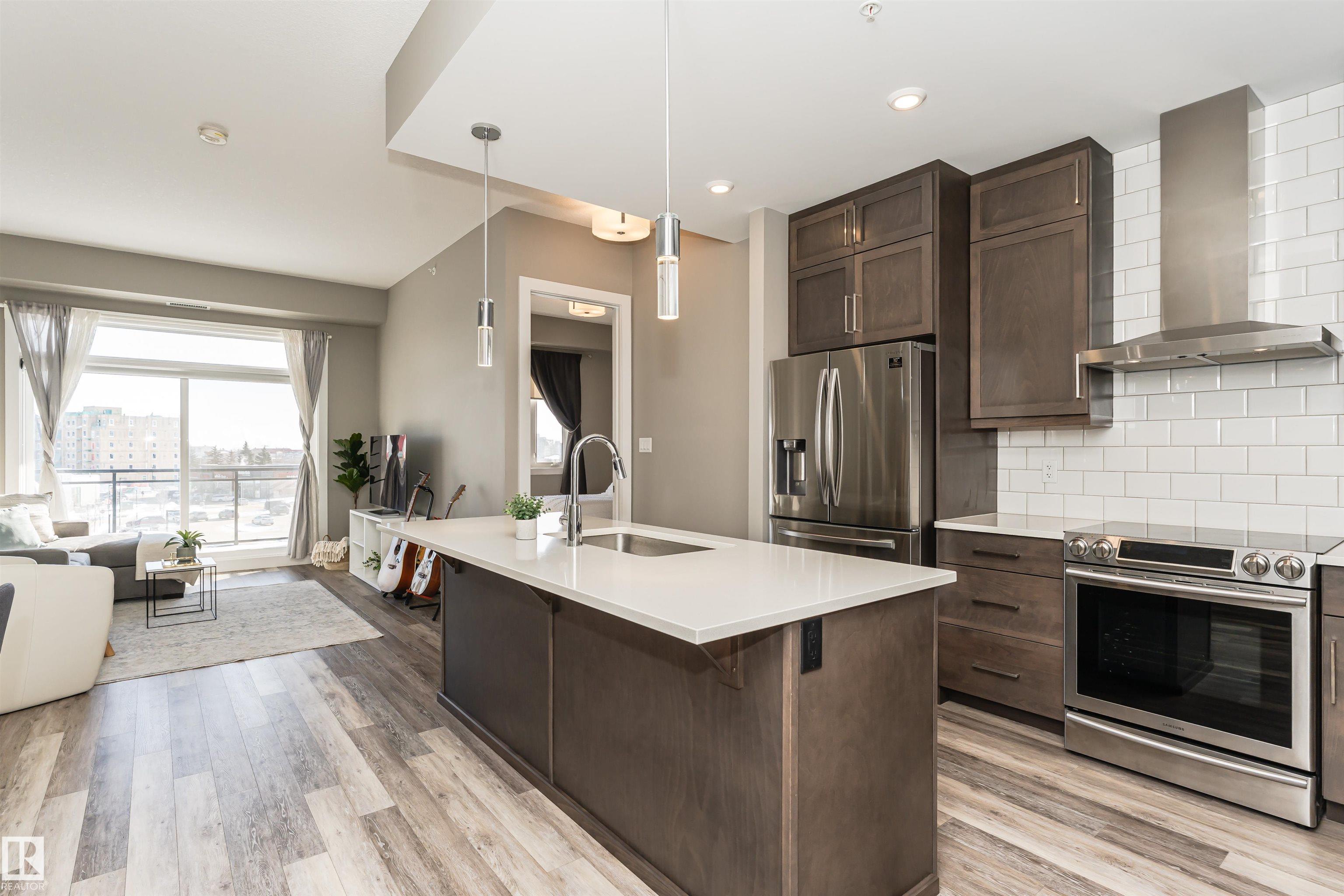 427 524 GRIESBACH Parade, E4456002, Alberta,