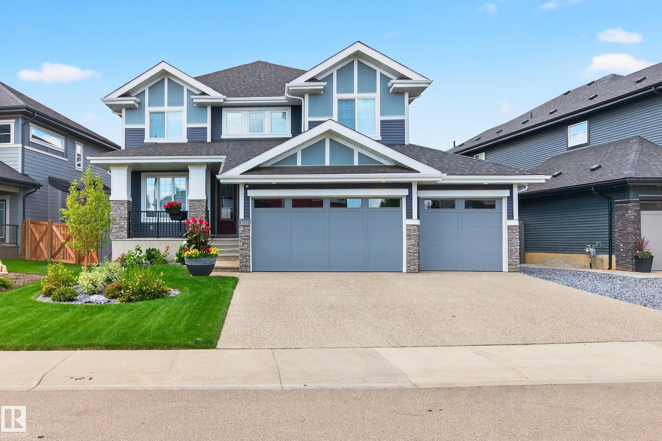 3912 GINSBURG Crescent, E4456215, Alberta,