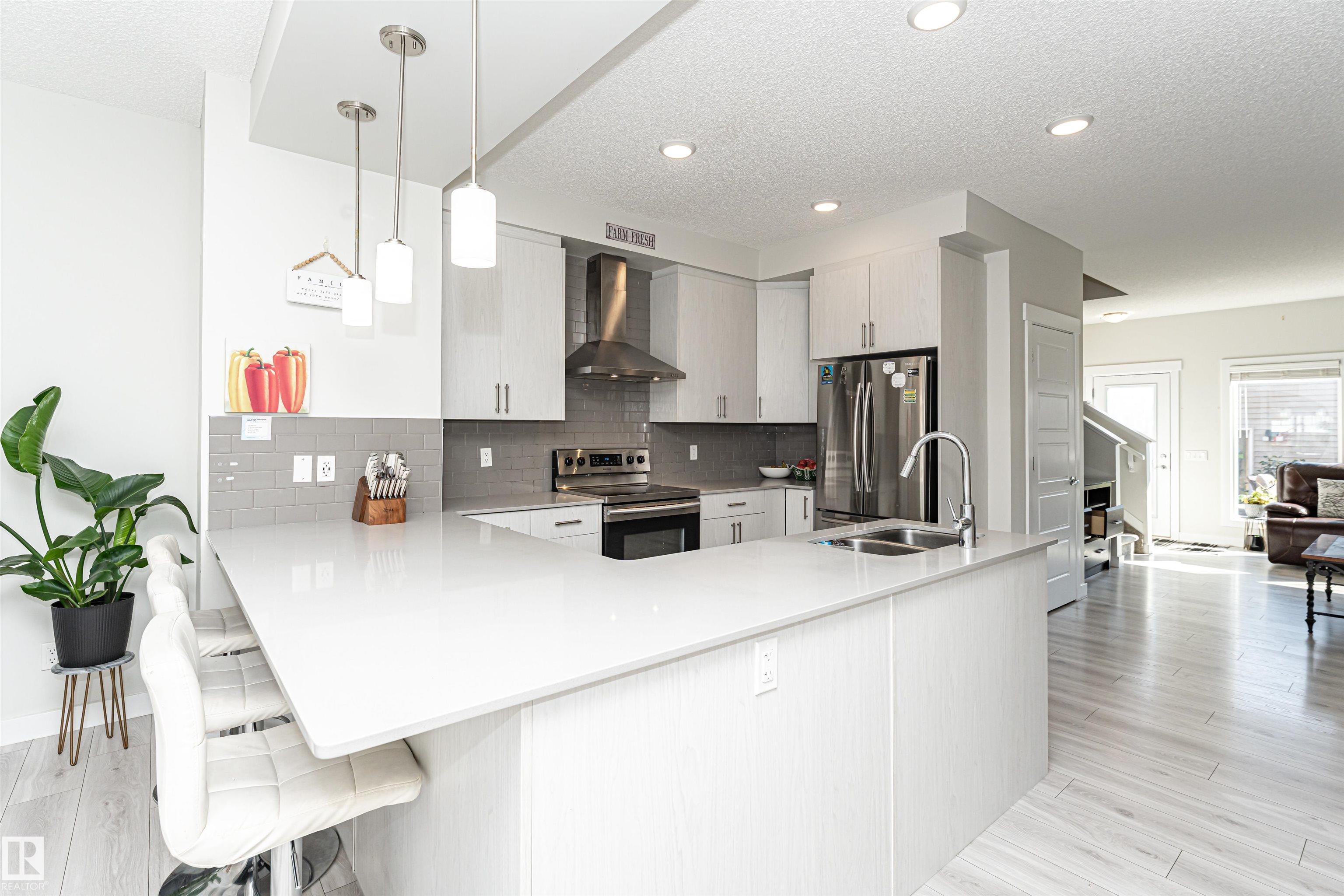 636 ORCHARDS Boulevard, E4456360, Alberta,