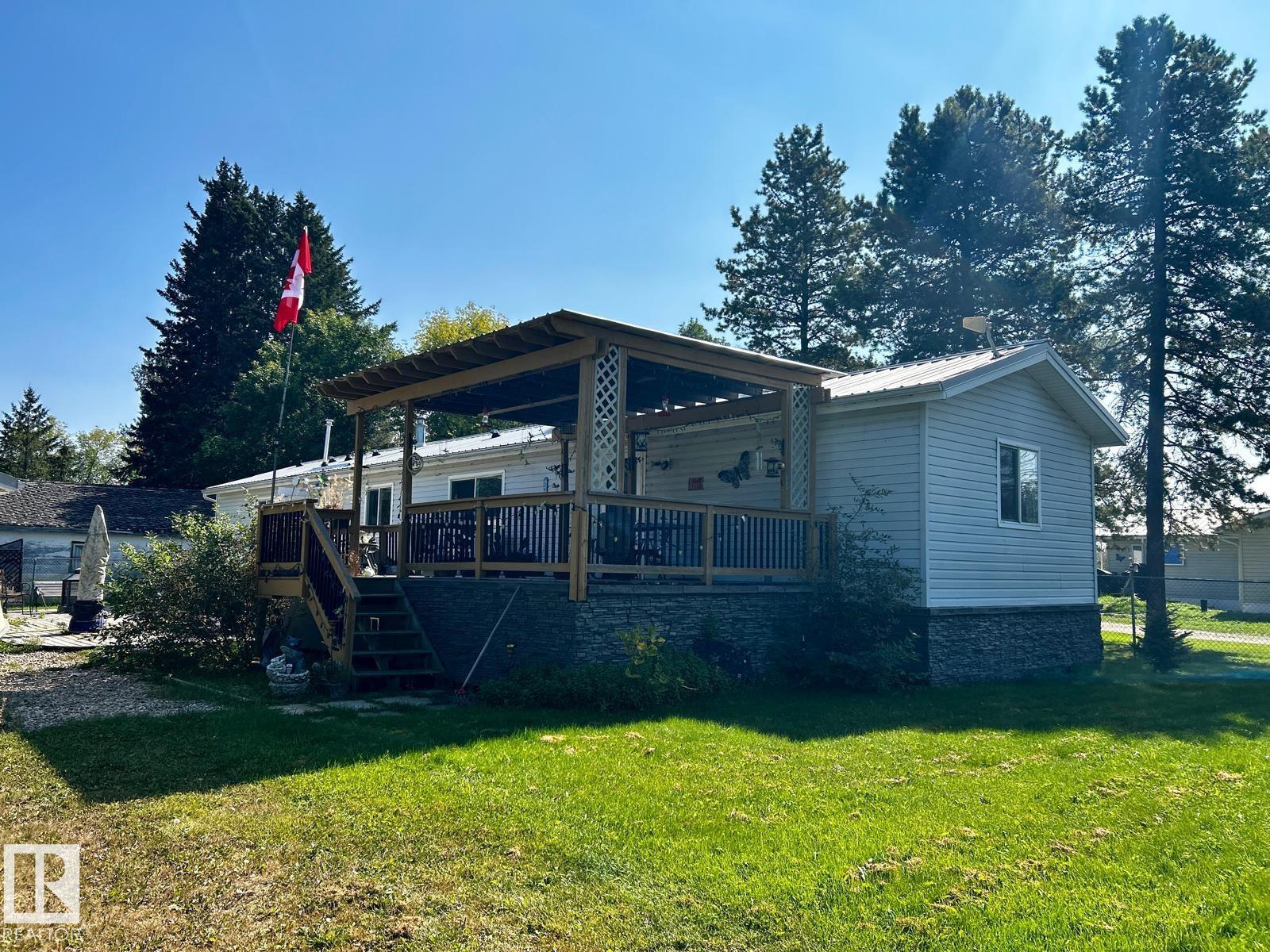 109 4 Street E, E4456737, Alberta,