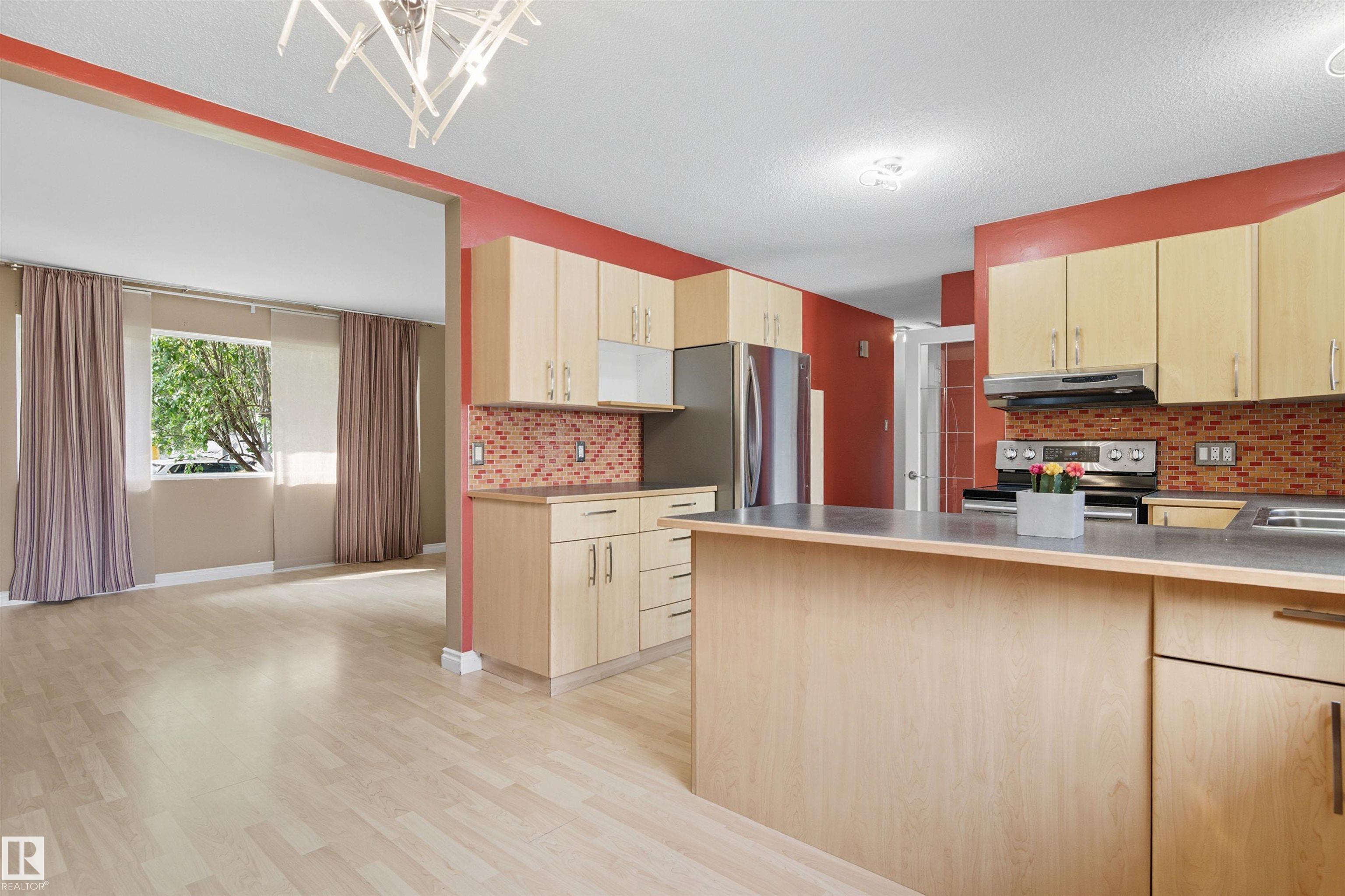 Fifth View of 10523 62 Street, Fulton Place, Edmonton, Alberta, T6A 2M2
