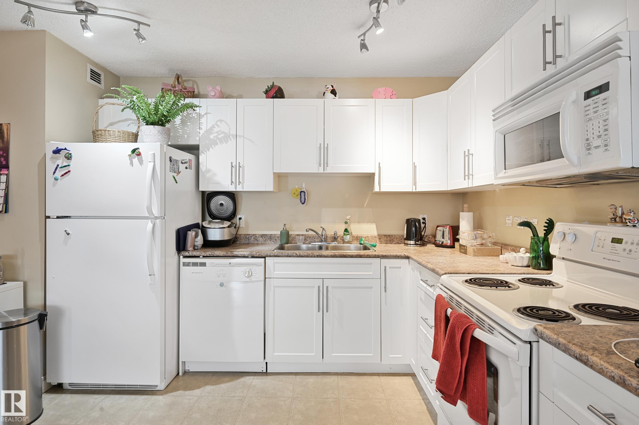 Fourth View of 901 9710 105 Street, Downtown (Edmonton), Edmonton, Alberta, T5K 1A4