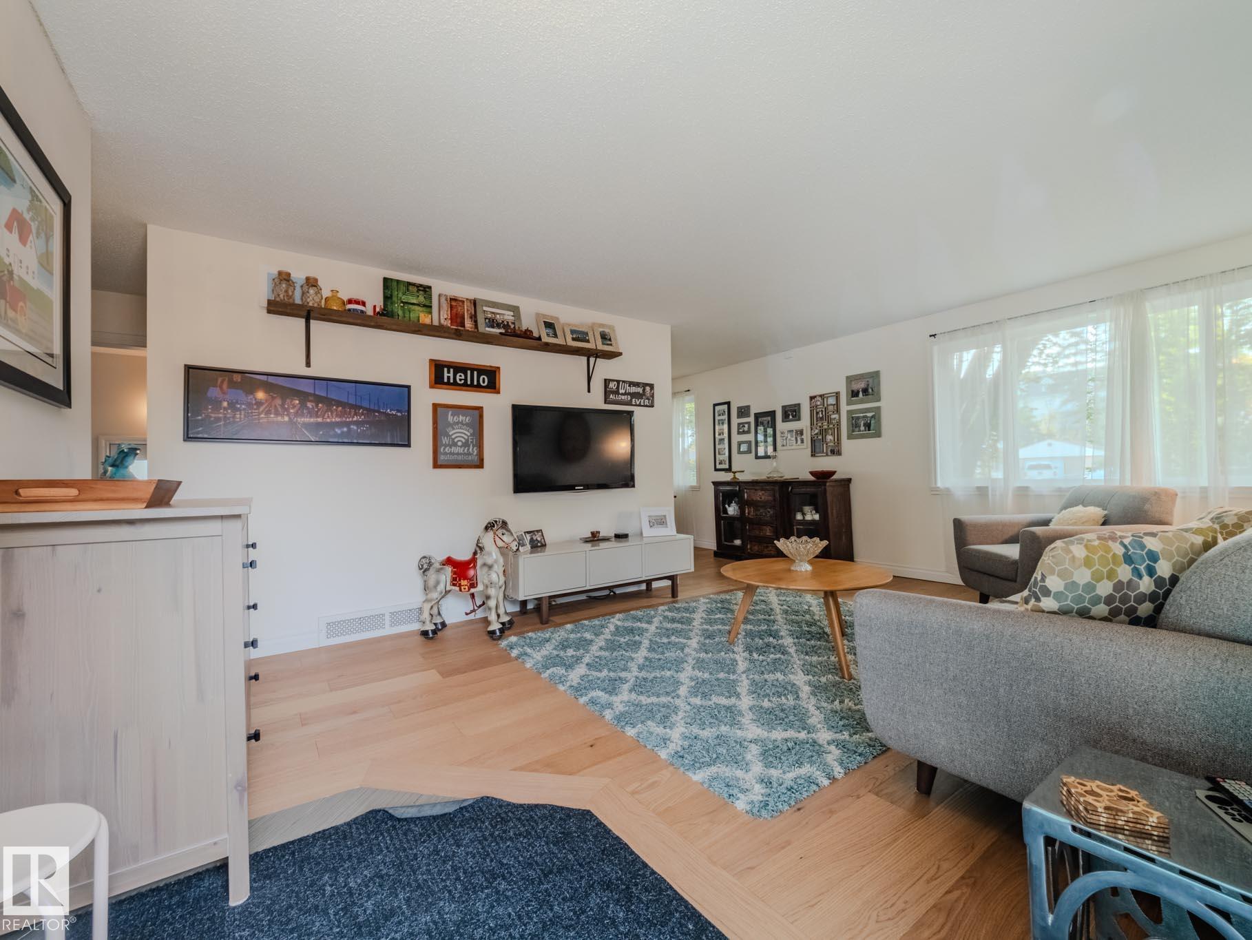 Second View of 26 SUNNYSIDE Crescent, Sturgeon Heights, St. Albert, Alberta, T8N 0J5
