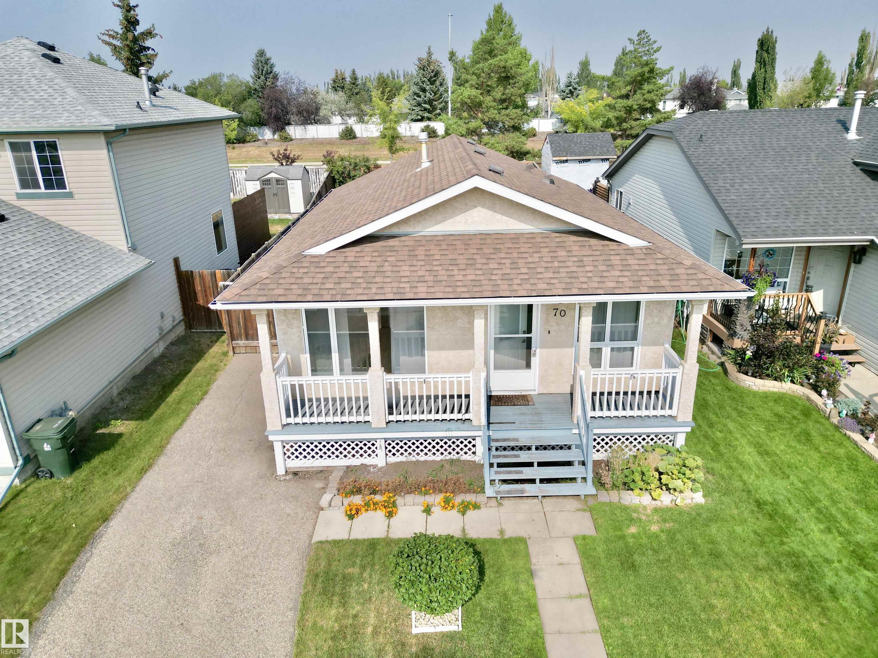 Second View of 70 HEATHERGLEN Crescent, Heatherglen, Spruce Grove, Alberta, T7X 3X5