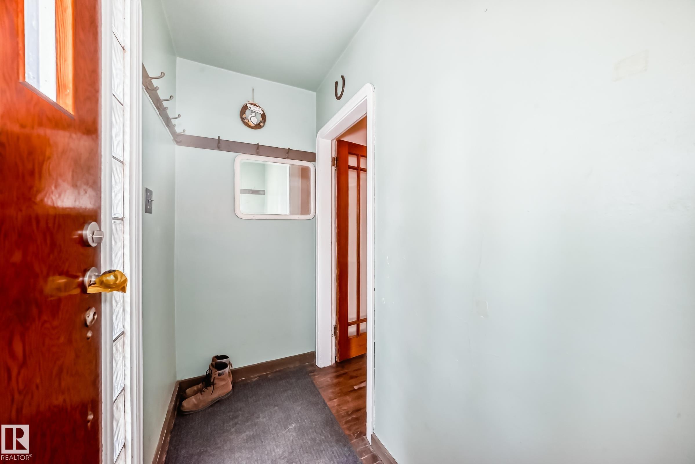 Third View of 11233 95 Street, Alberta Avenue, Edmonton, Alberta, T5G 1K8