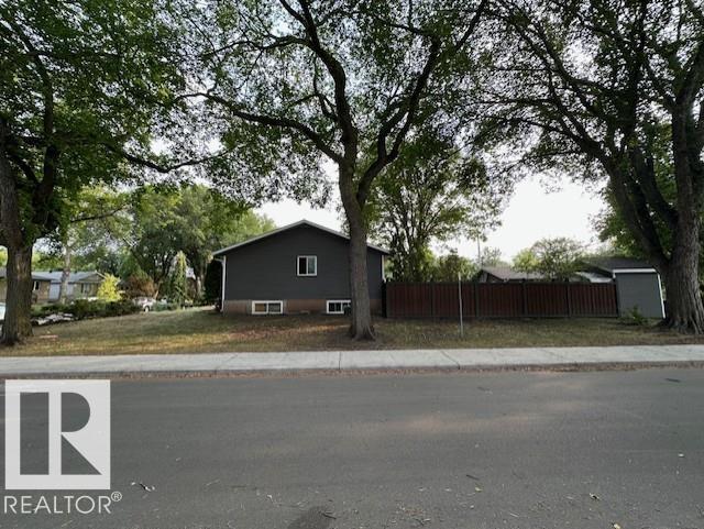 Second View of 11242 52 Street, Highlands (Edmonton), Edmonton, Alberta, T5W 3H9