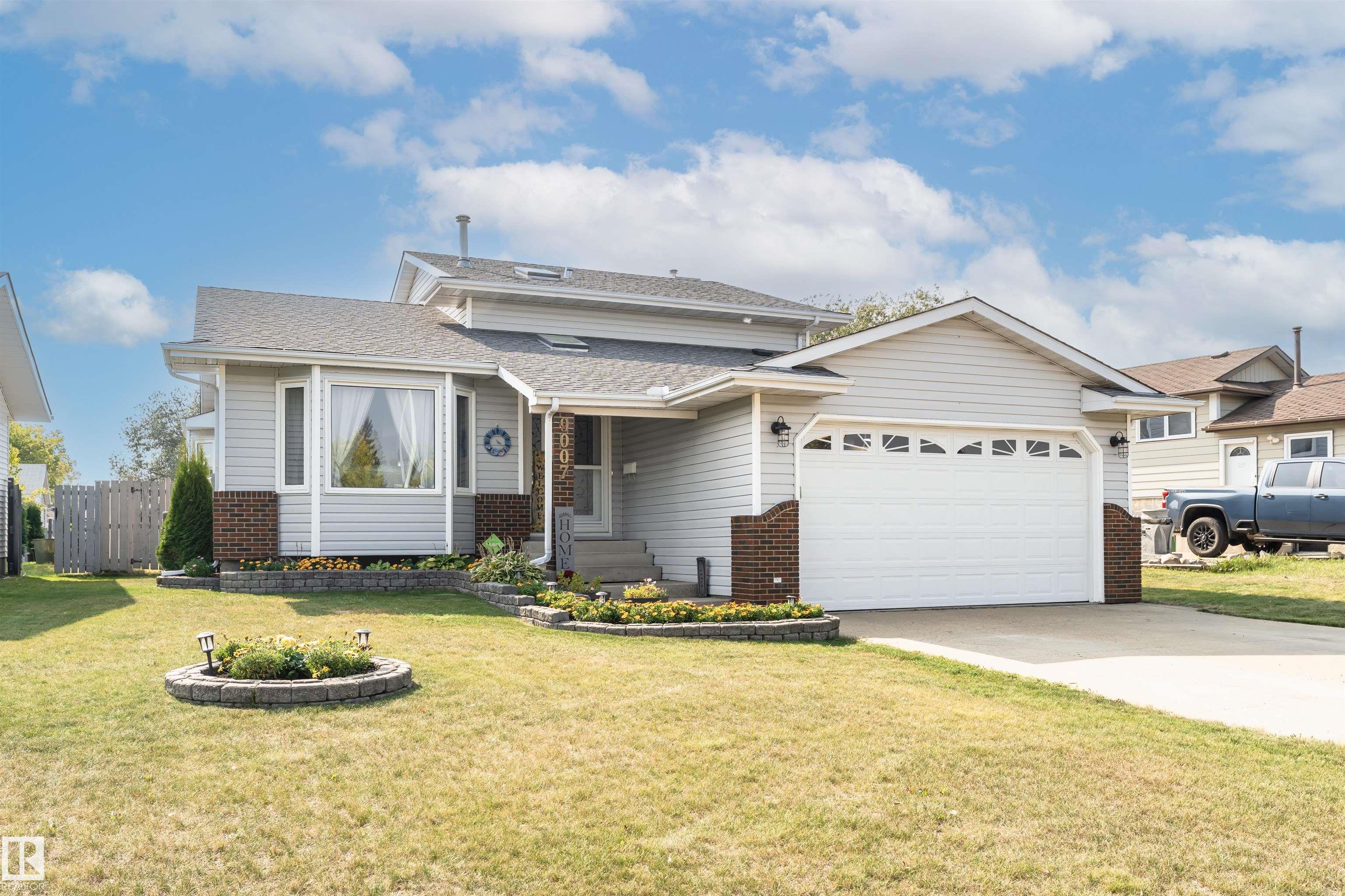 Second View of 9007 102 Avenue, Sunshine Estates, Morinville, Alberta, T8R 1B5