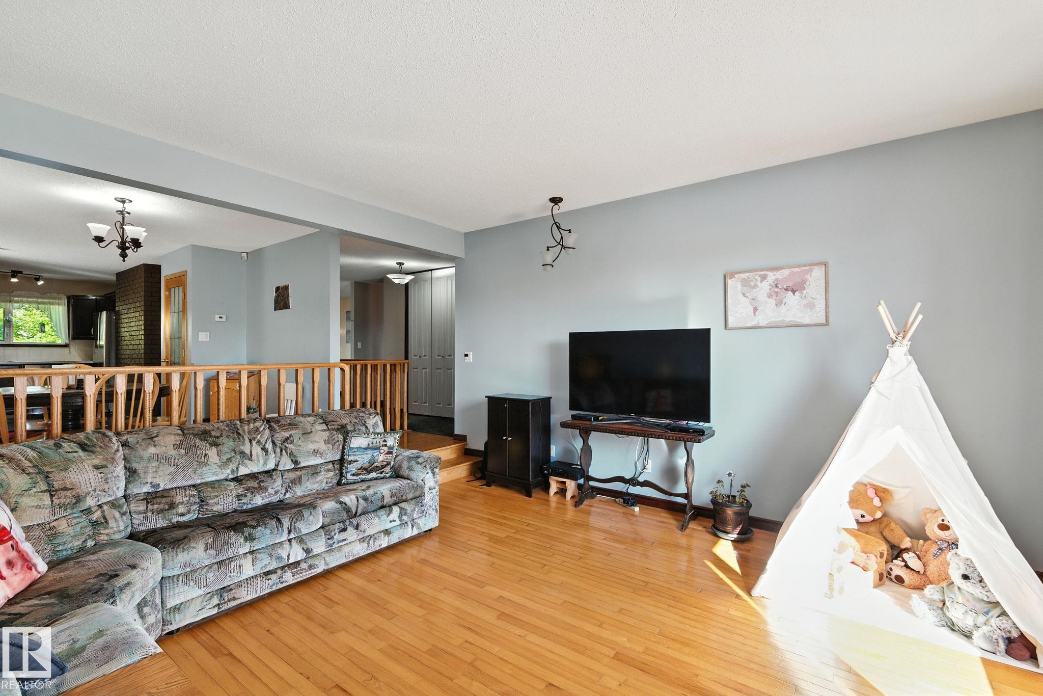 Fifth View of 11716 148 Avenue, Caernarvon, Edmonton, Alberta, T5X 1B6
